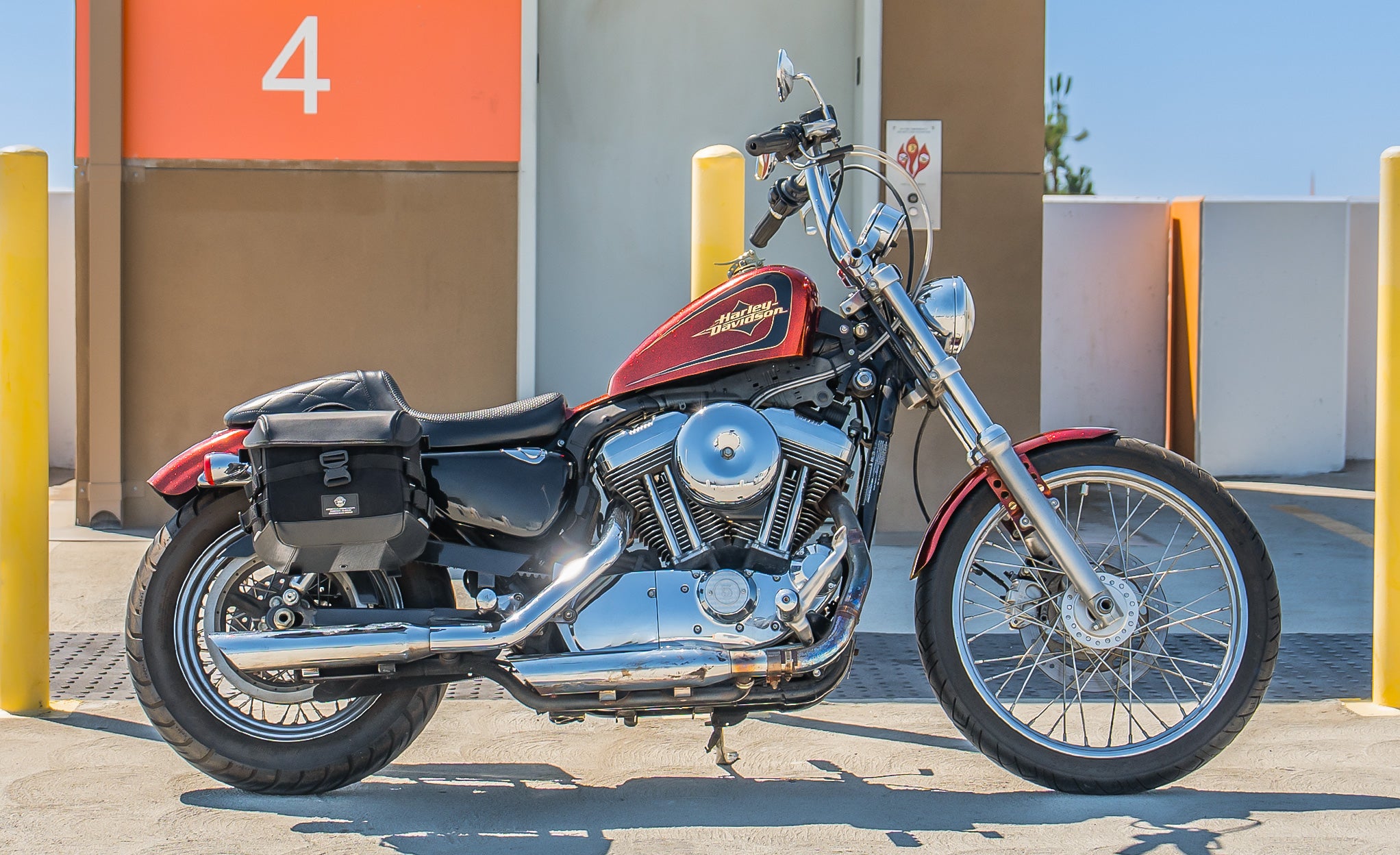 10L - Incognito Quick Mount Small Solo Motorcycle Saddlebag (Right Only) for Harley Sportster Seventy Two XL1200V @expand