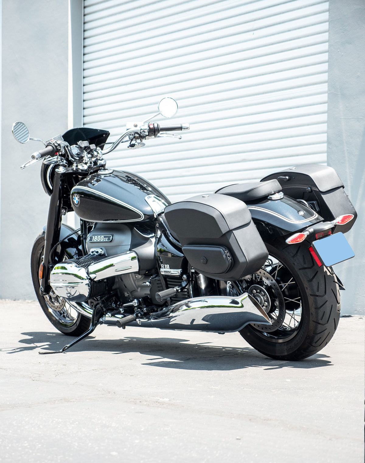 12L - Stormclad Quick Mount Medium BMW R18 Hard Solo Saddlebag (Left Only)