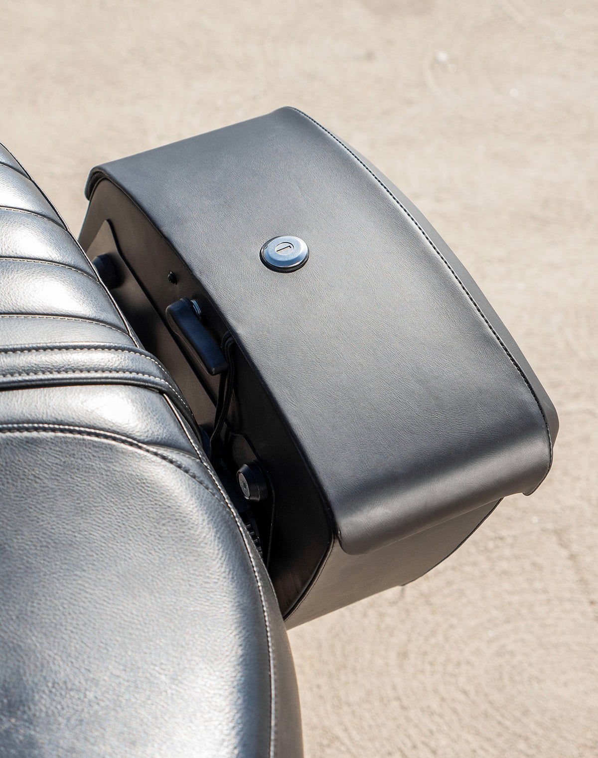 12L - Stormclad Quick Mount Medium Triumph Speed Twin 900 Hard Solo Saddlebag (Left Only)