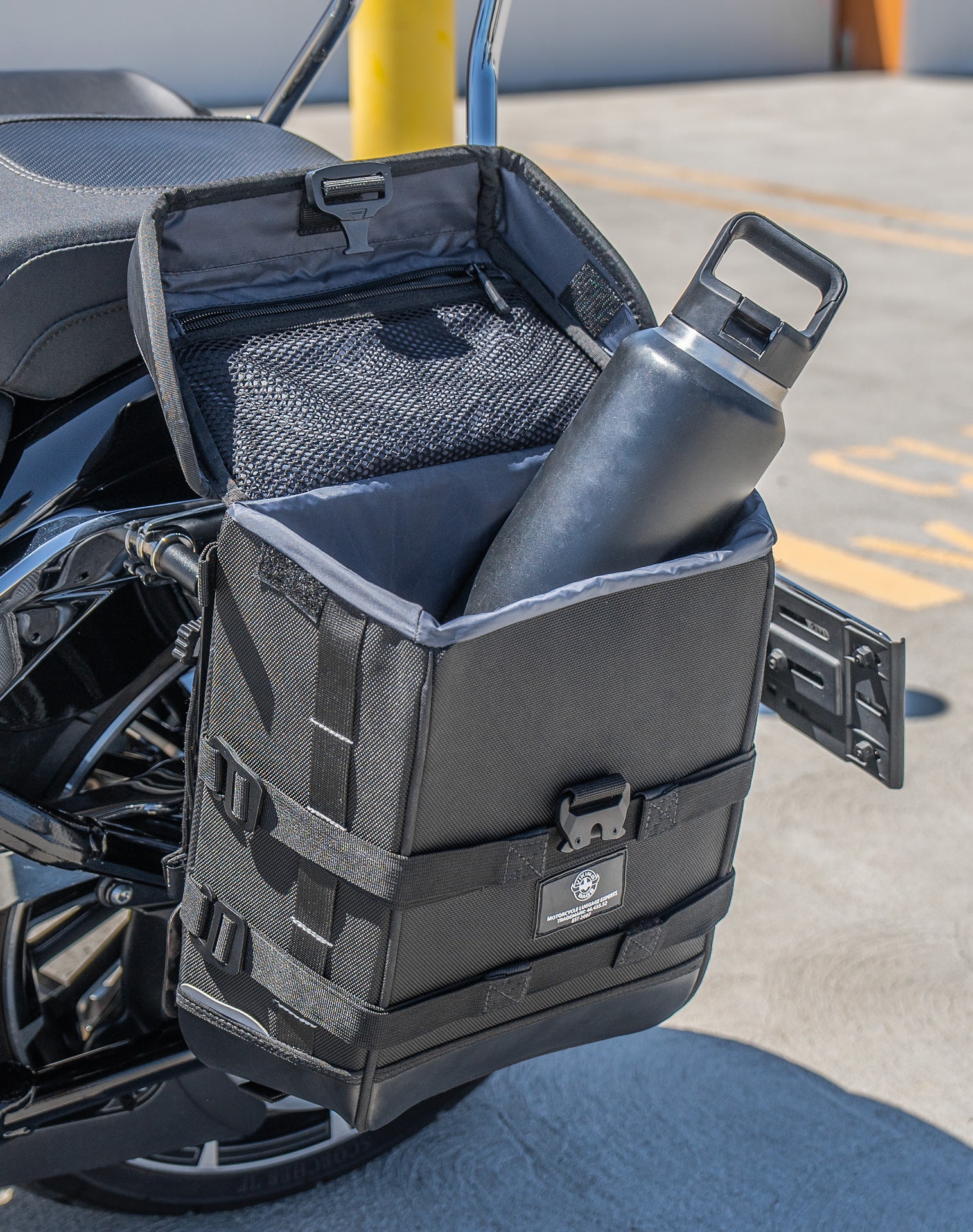 15L - Incognito Quick Mount Medium Harley Softail Breakout FXBR/S Solo Saddlebag (Left Only) Lifestyle