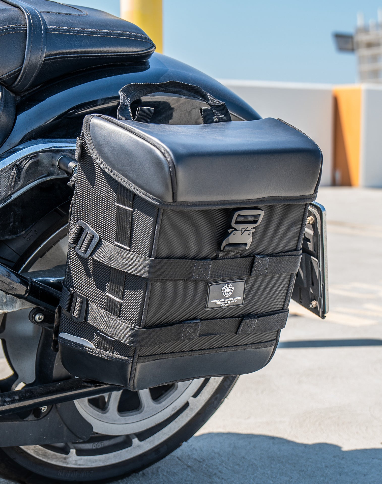 15L - Incognito Quick Mount Medium Harley Softail Fat Boy FLFB/S Solo Saddlebag (Left Only) v3