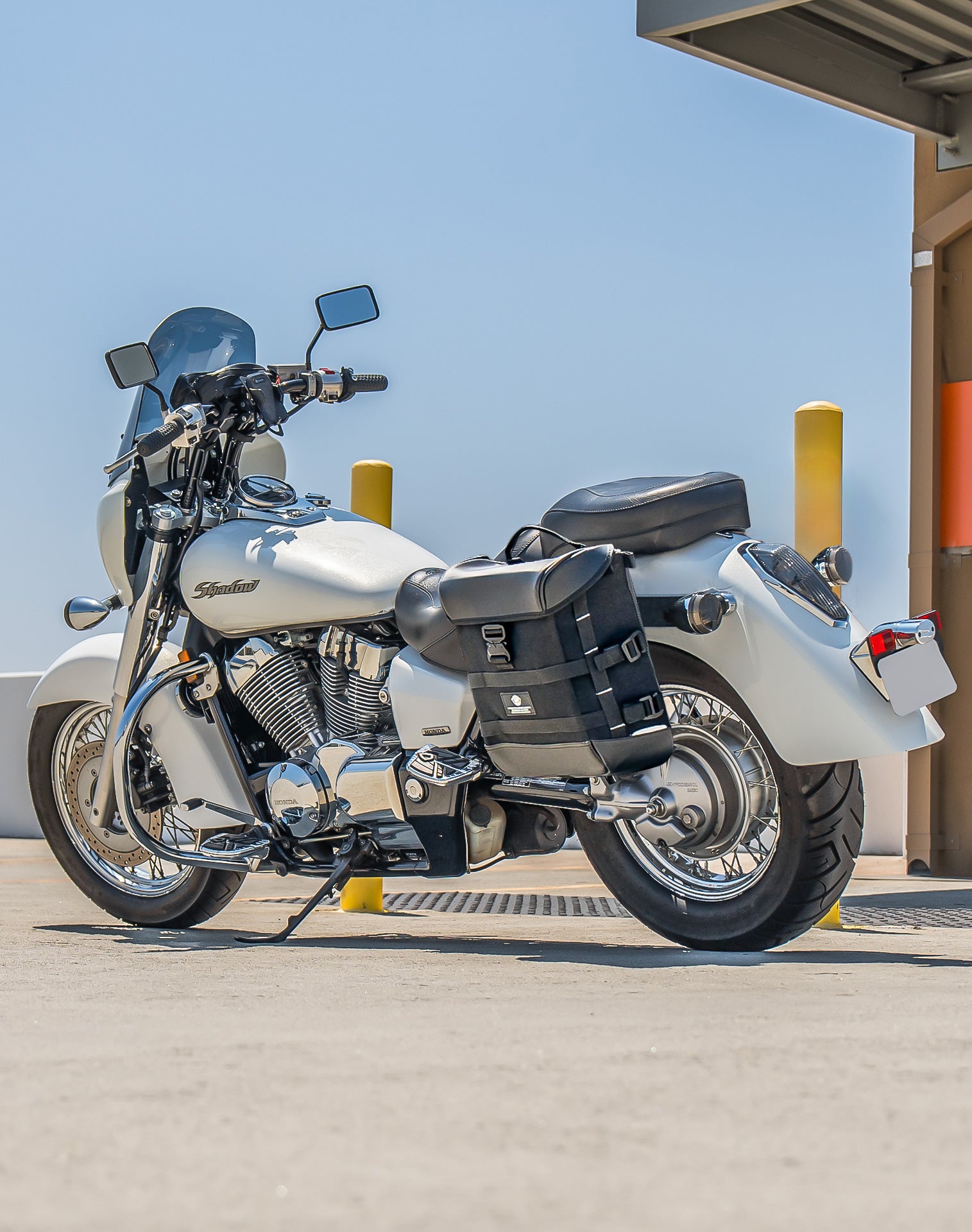 15L - Incognito Quick Mount Medium Honda Shadow 750 Aero Solo Saddlebag (Left Only) Lifestyle