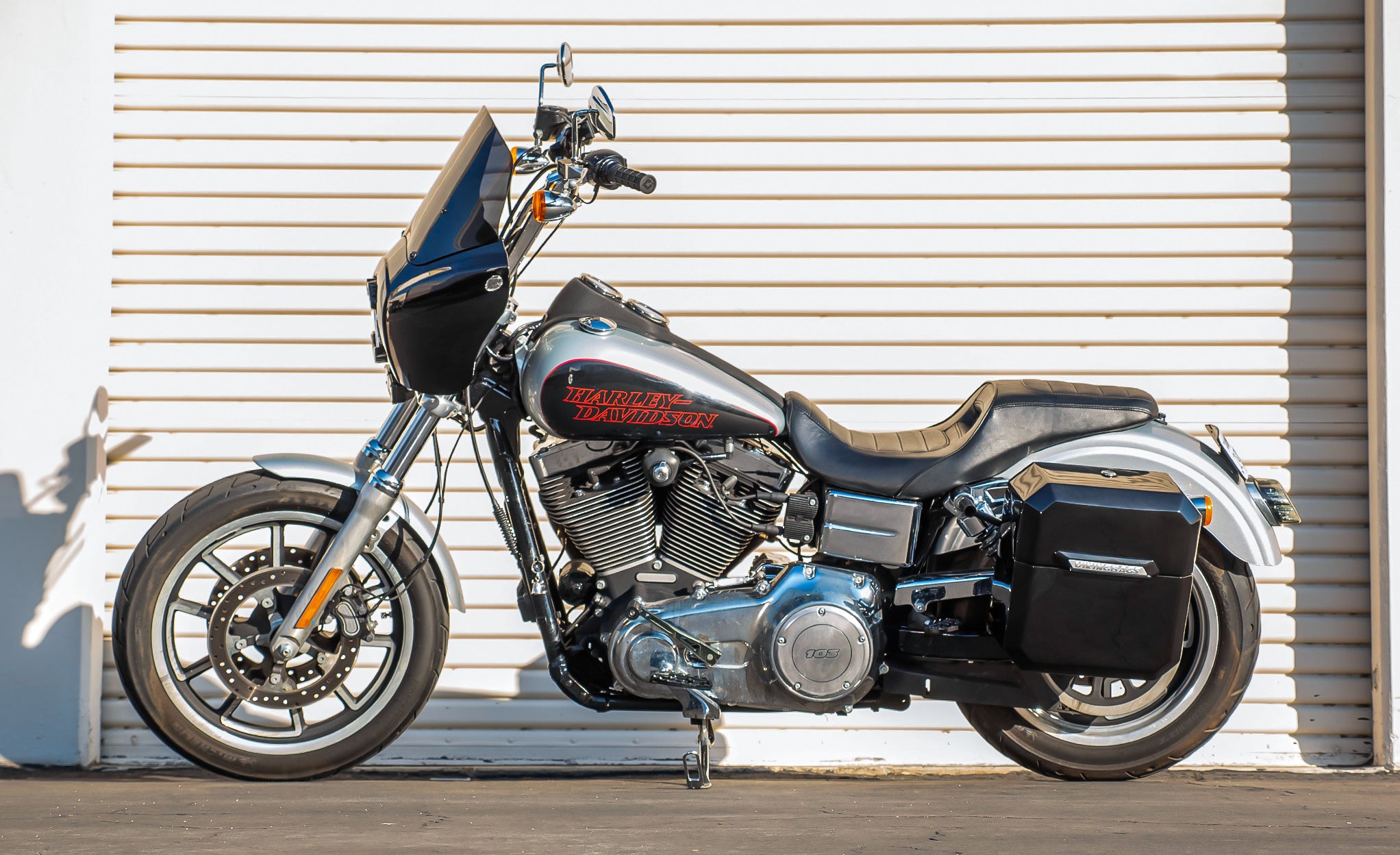 Viking 15L Outlaw Medium Harley Dyna Wide Glide FXDWG Painted Hard