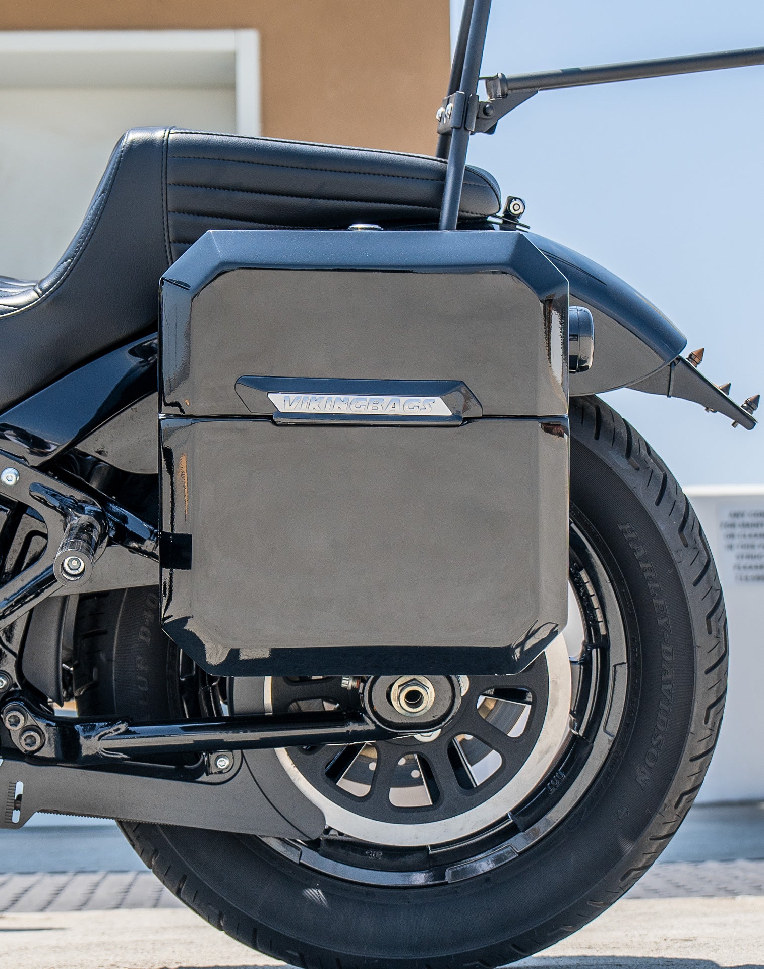 15L - Outlaw Quick Mount Medium Harley Softail Street Bob Painted Hard Solo Saddlebag (Left Only) v2