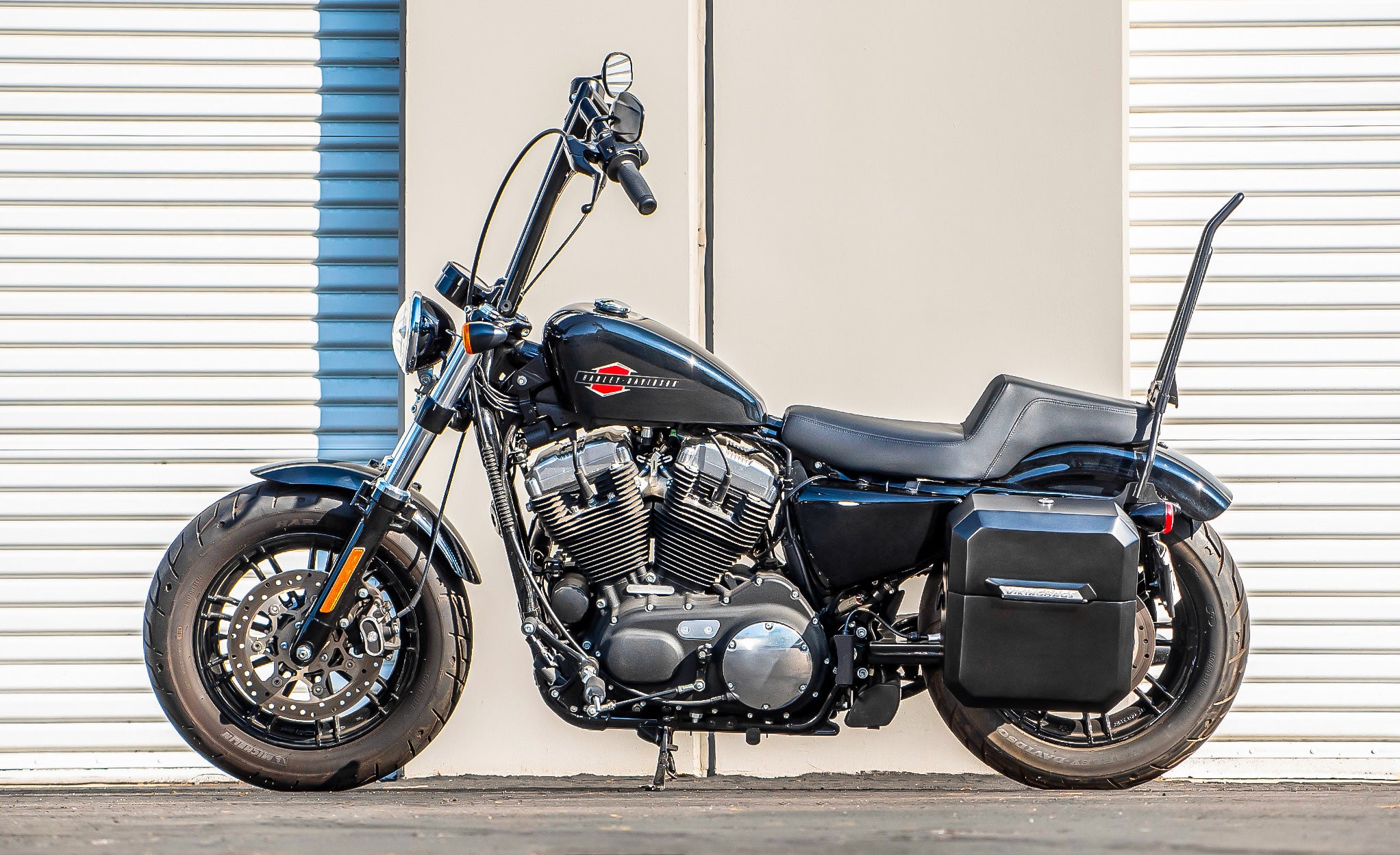 15L - Outlaw Quick Mount Harley Sportster 1200 Custom XL1200C Matte Hard Solo Saddlebag (Left Only) @expand