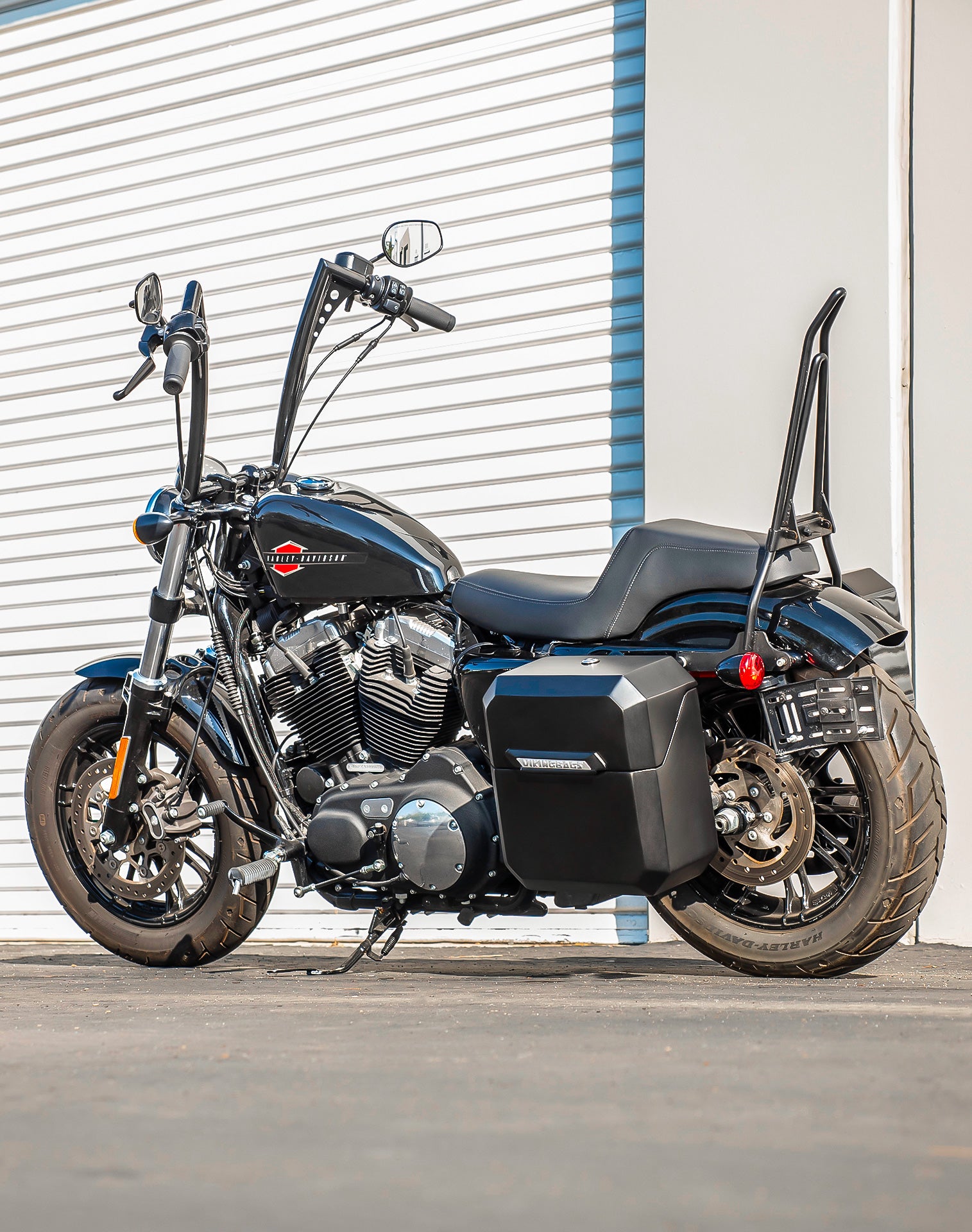 15L - Outlaw Quick Mount Harley Sportster 1200 Custom XL1200C Matte Hard Solo Saddlebag (Left Only) v1