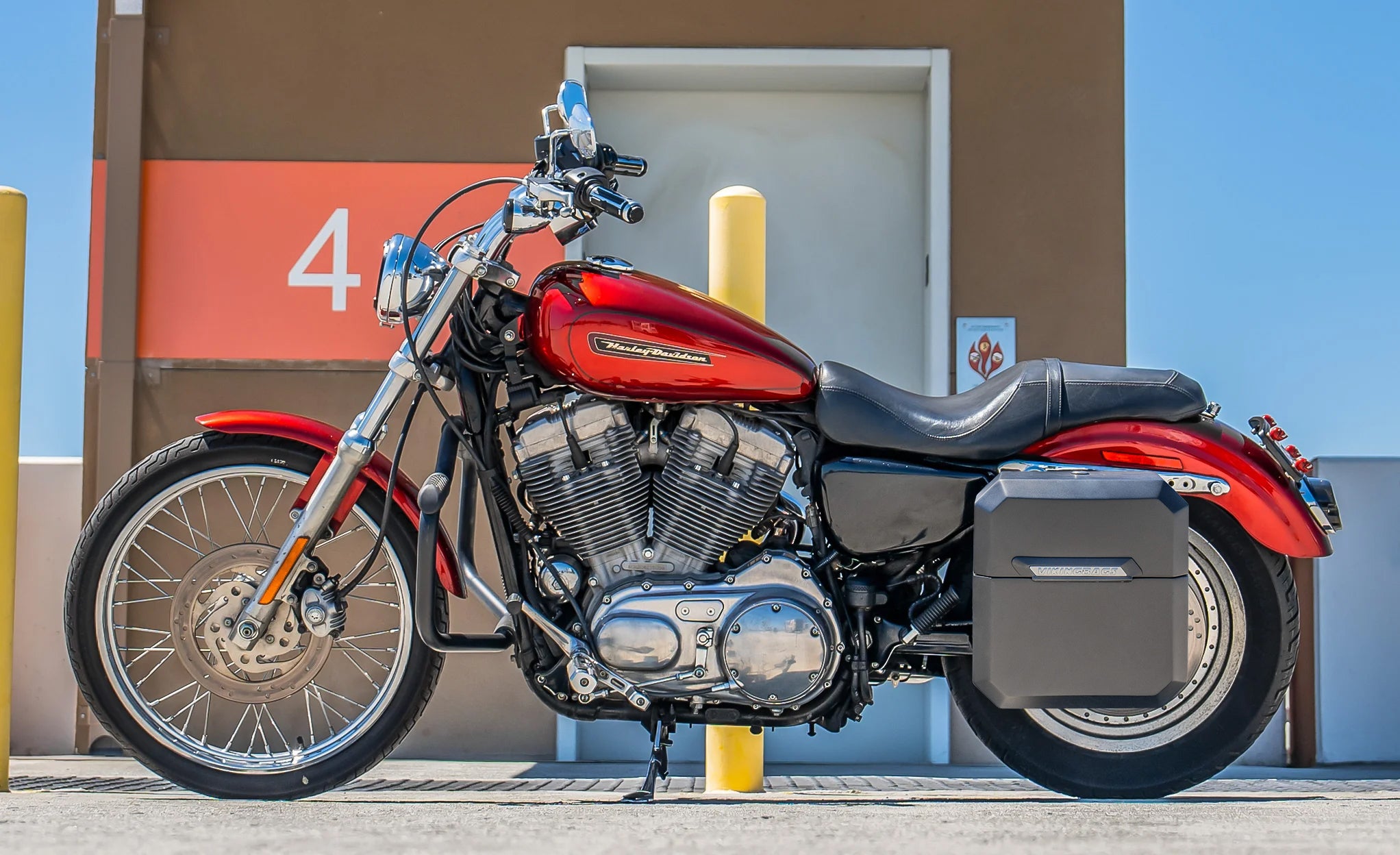 15L - Outlaw Quick Mount Medium Harley Sportster 883 Custom XL883C Matte Hard Solo Saddlebag (Left Only) @expand