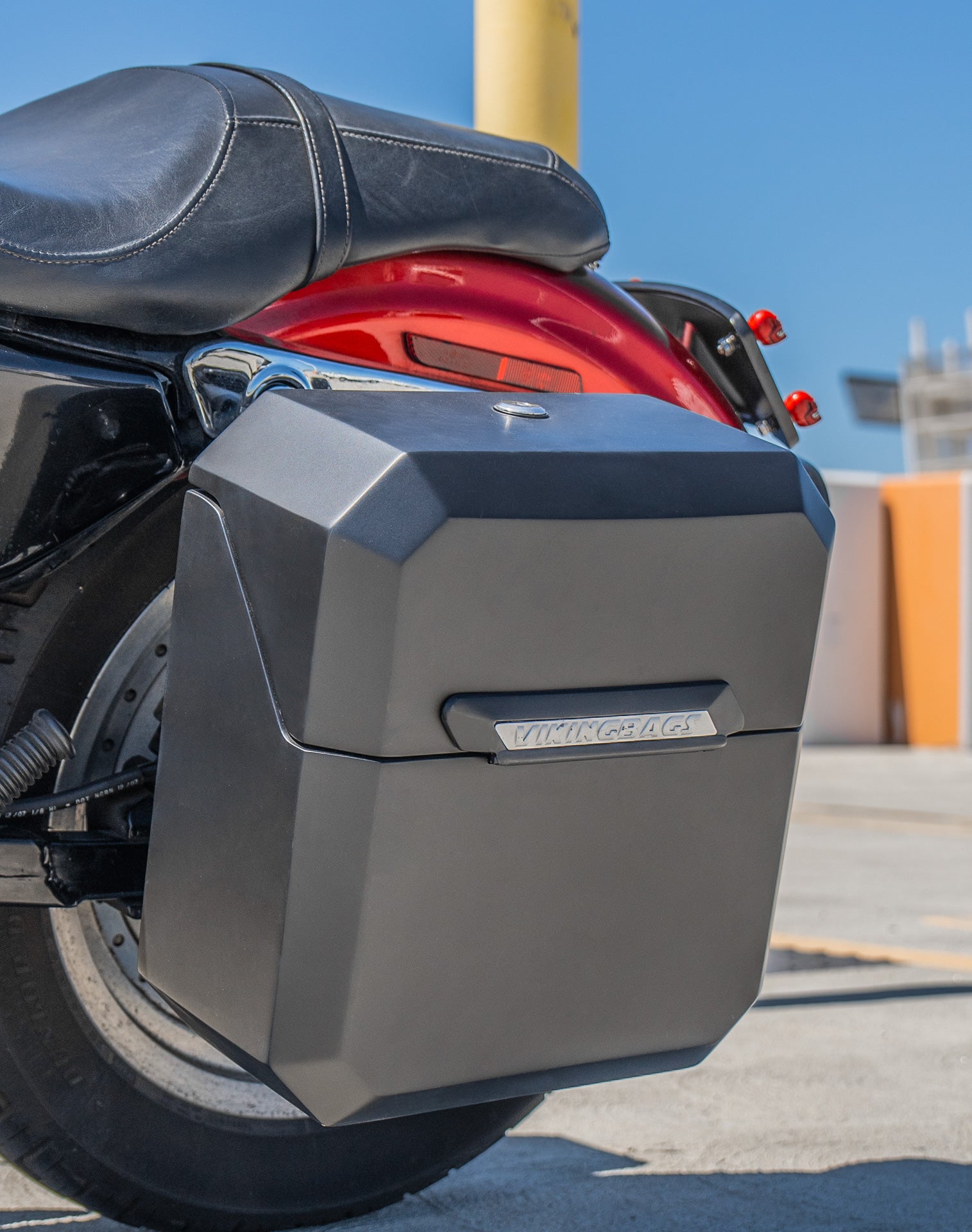 15L - Outlaw Quick Mount Medium Harley Sportster 883 Custom XL883C Matte Hard Solo Saddlebag (Left Only) Lifestyle