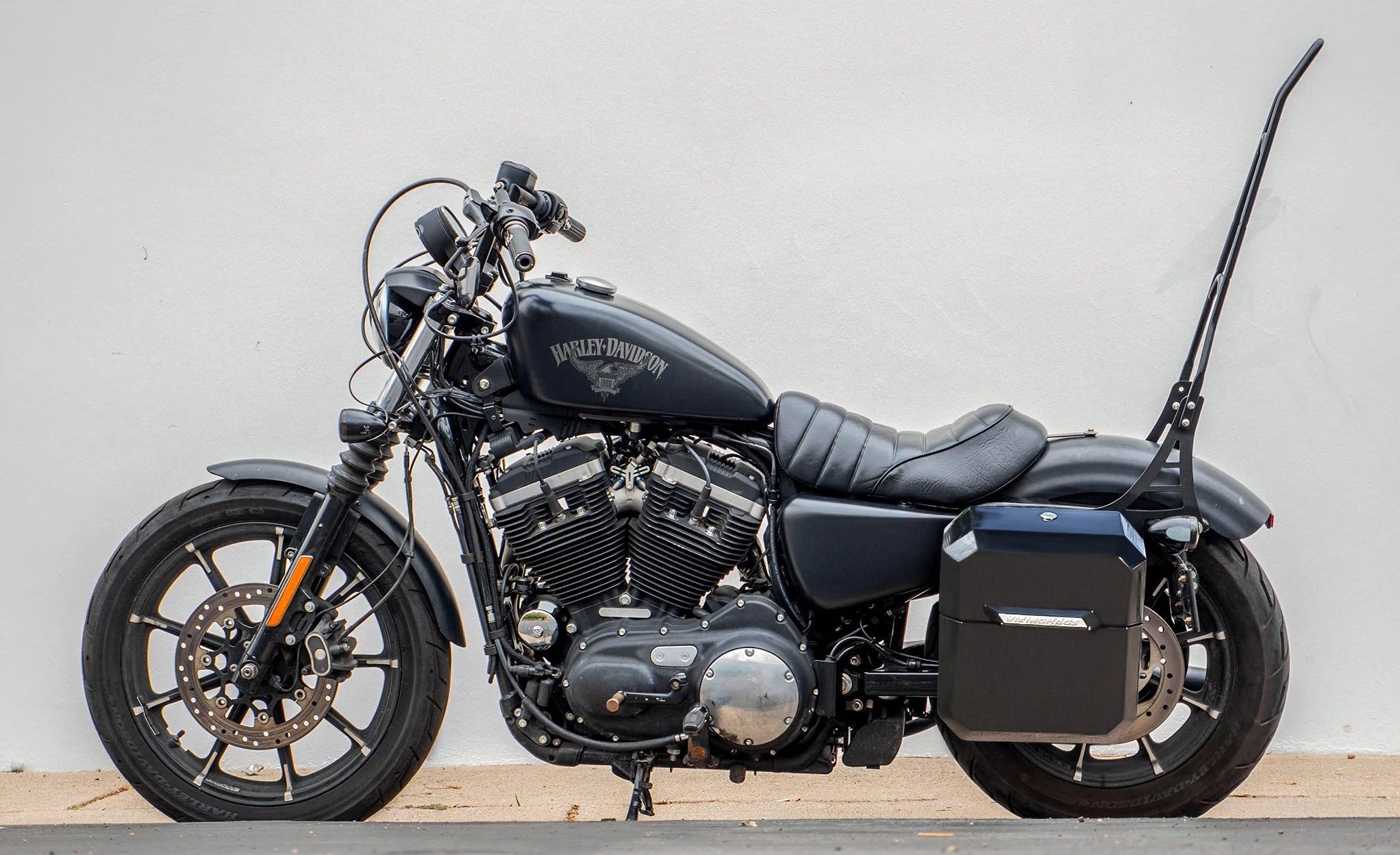 15L - Outlaw Quick Mount Medium Harley Sportster 883 Iron XL883N Painted Hard Solo Saddlebag (Left Only) @expand