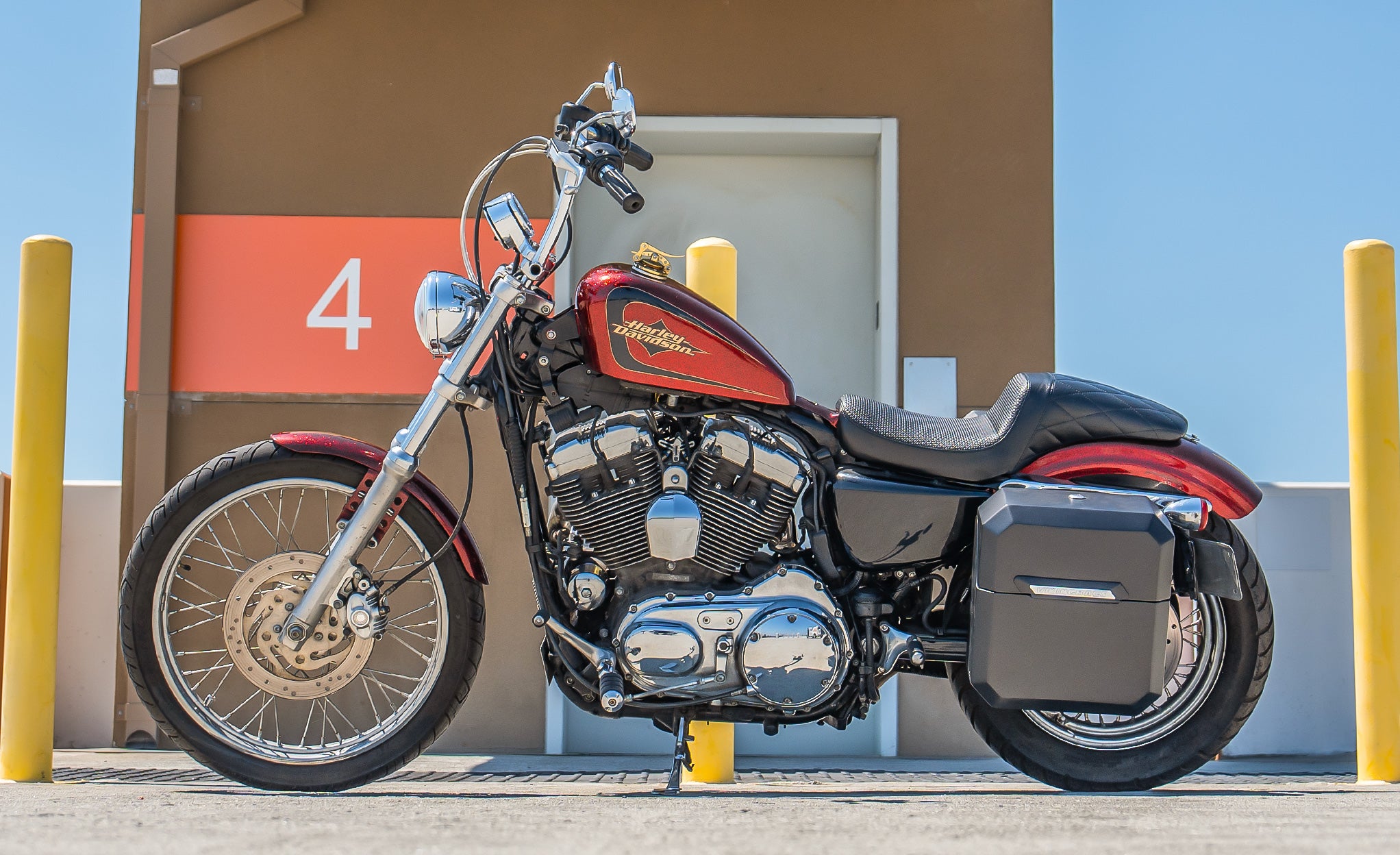 15L - Outlaw Quick Mount Medium Harley Sportster Seventy Two 72 Matte Hard Solo Saddlebag (Left Only) @expand