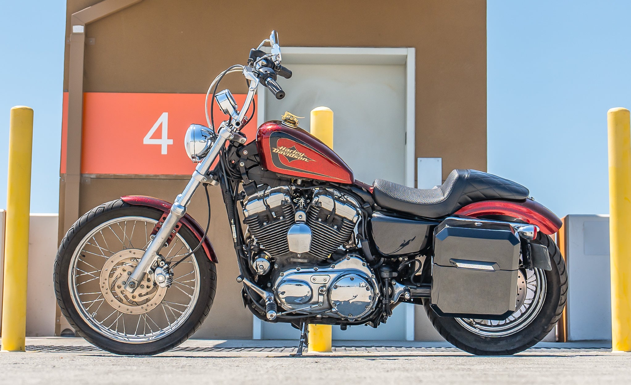 15L - Outlaw Quick Mount Medium Harley Sportster Seventy Two 72 Painted Hard Solo Saddlebag (Left Only) @expand