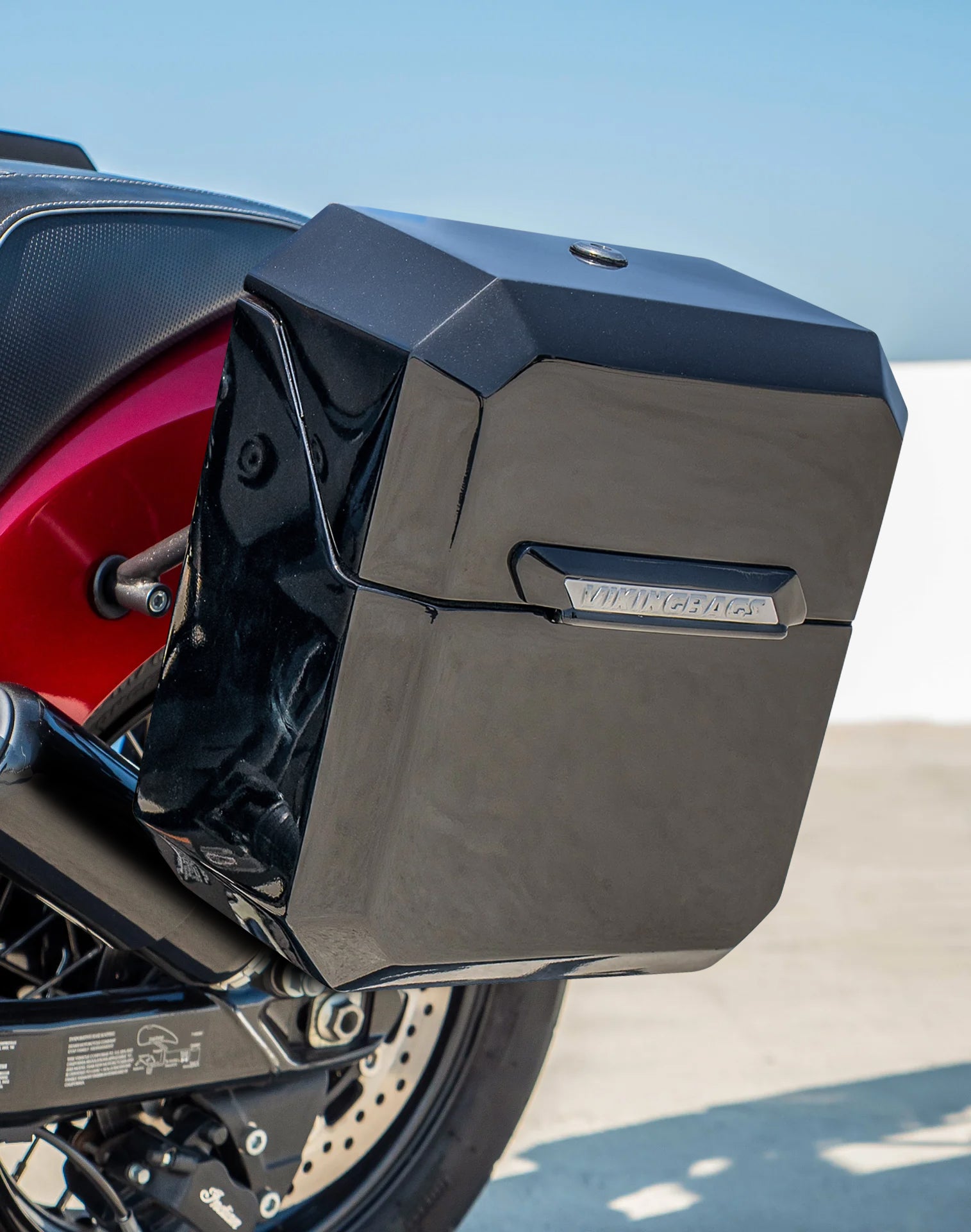 15L - Outlaw Quick Mount Medium Indian Chief Bobber Painted Hard Solo Saddlebag (Left Only) Life Style