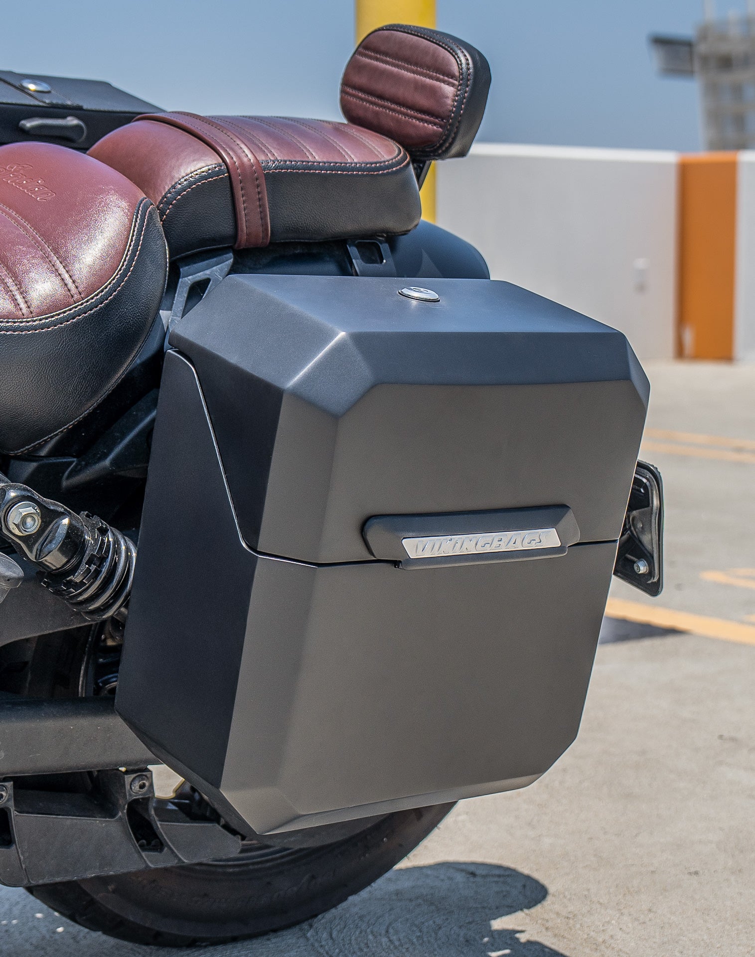 15L - Outlaw Quick Mount Medium Indian Scout Rogue Sixty Matte Hard Solo Saddlebag (Left Only) v3