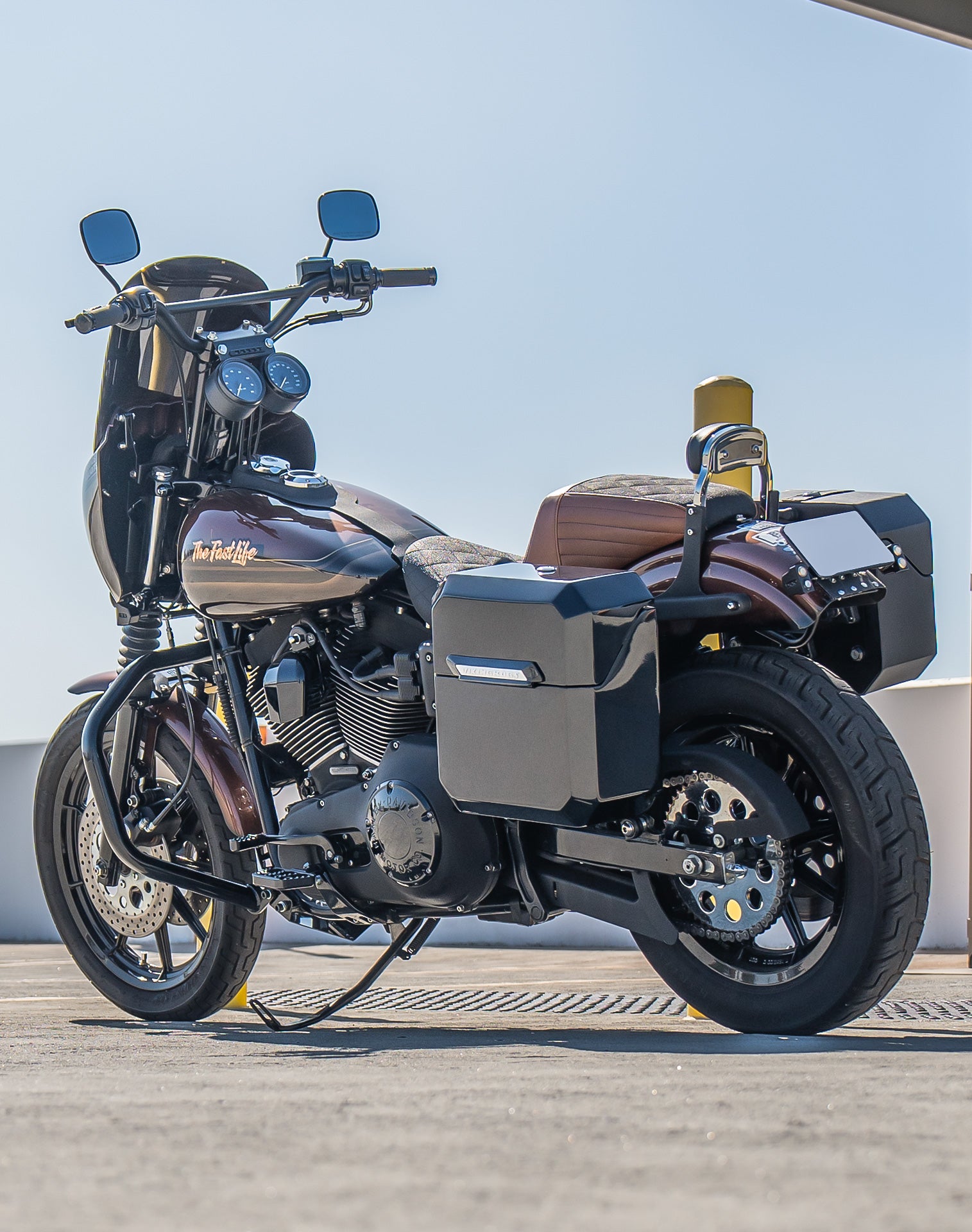 15L - Outlaw Quick Mount Medium Painted Hard Solo Saddlebag (Left Only) for Harley Dyna Super Glide FXD/I Lifestyle