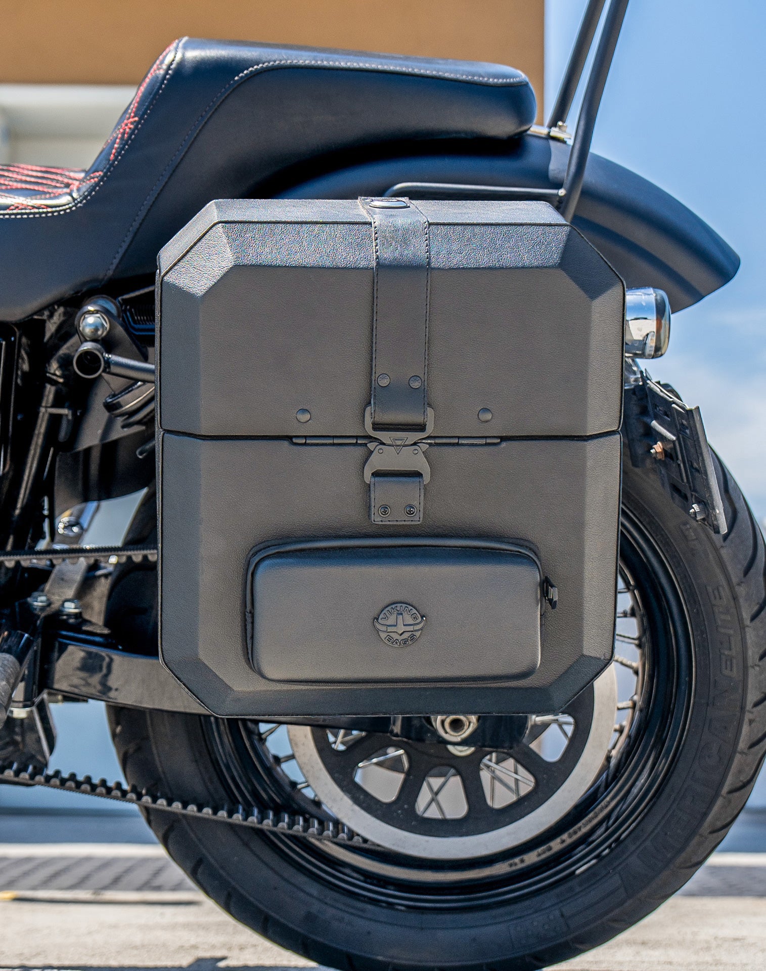 15L - Outlaw Quick Mount Medium Harley Dyna Street Bob FXDB Hard Solo Saddlebag (Left Only) Lifestyle