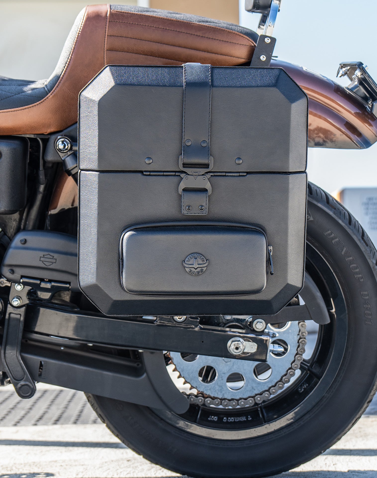 15L - Outlaw Quick Mount Medium Harley Dyna Super Glide FXD Hard Solo Saddlebag (Left Only) Lifestyle