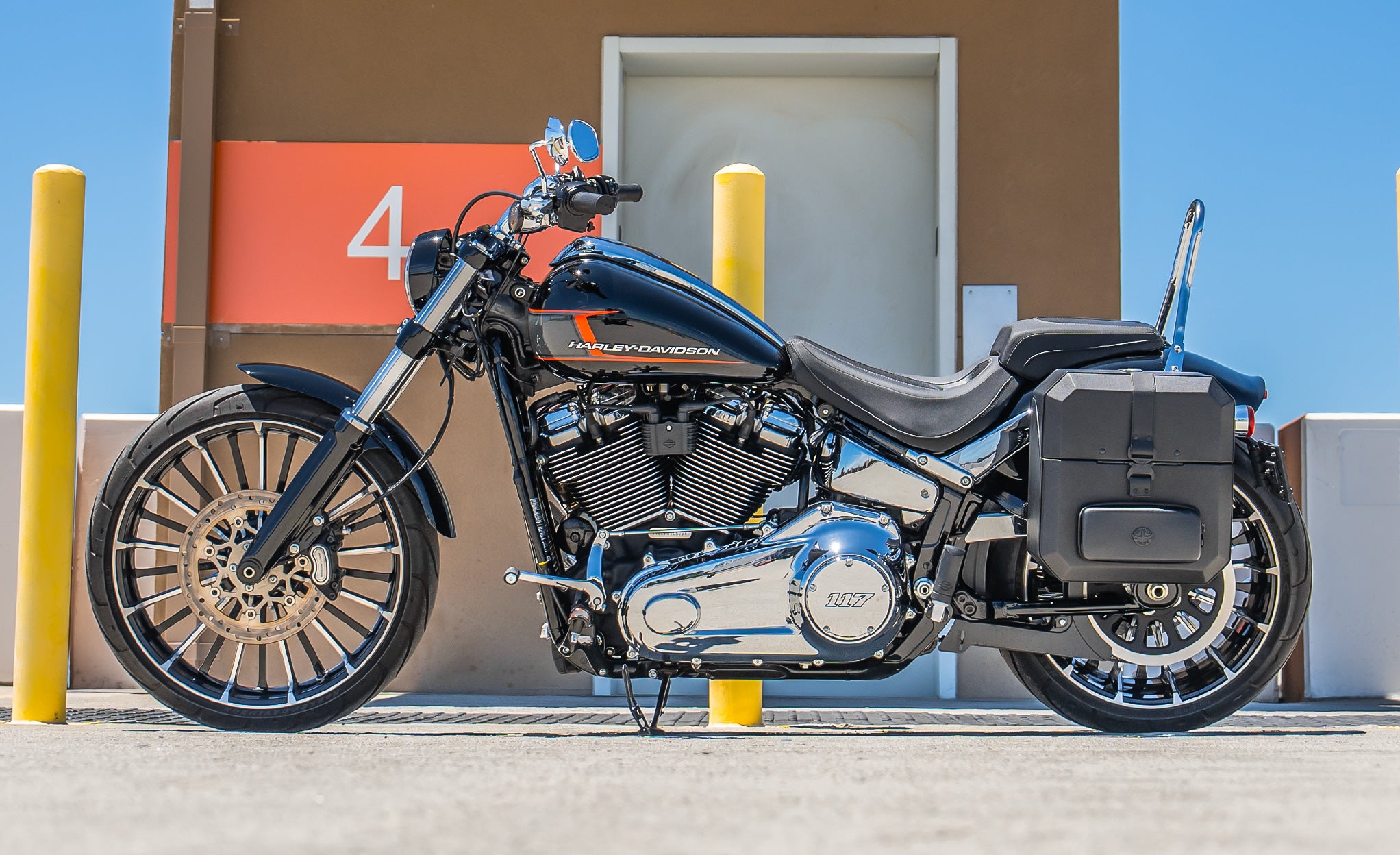 15L - Outlaw Quick Mount Medium Harley Softail Breakout FXBR/S Hard Solo Saddlebag (Left Only) Lifestyle @expand