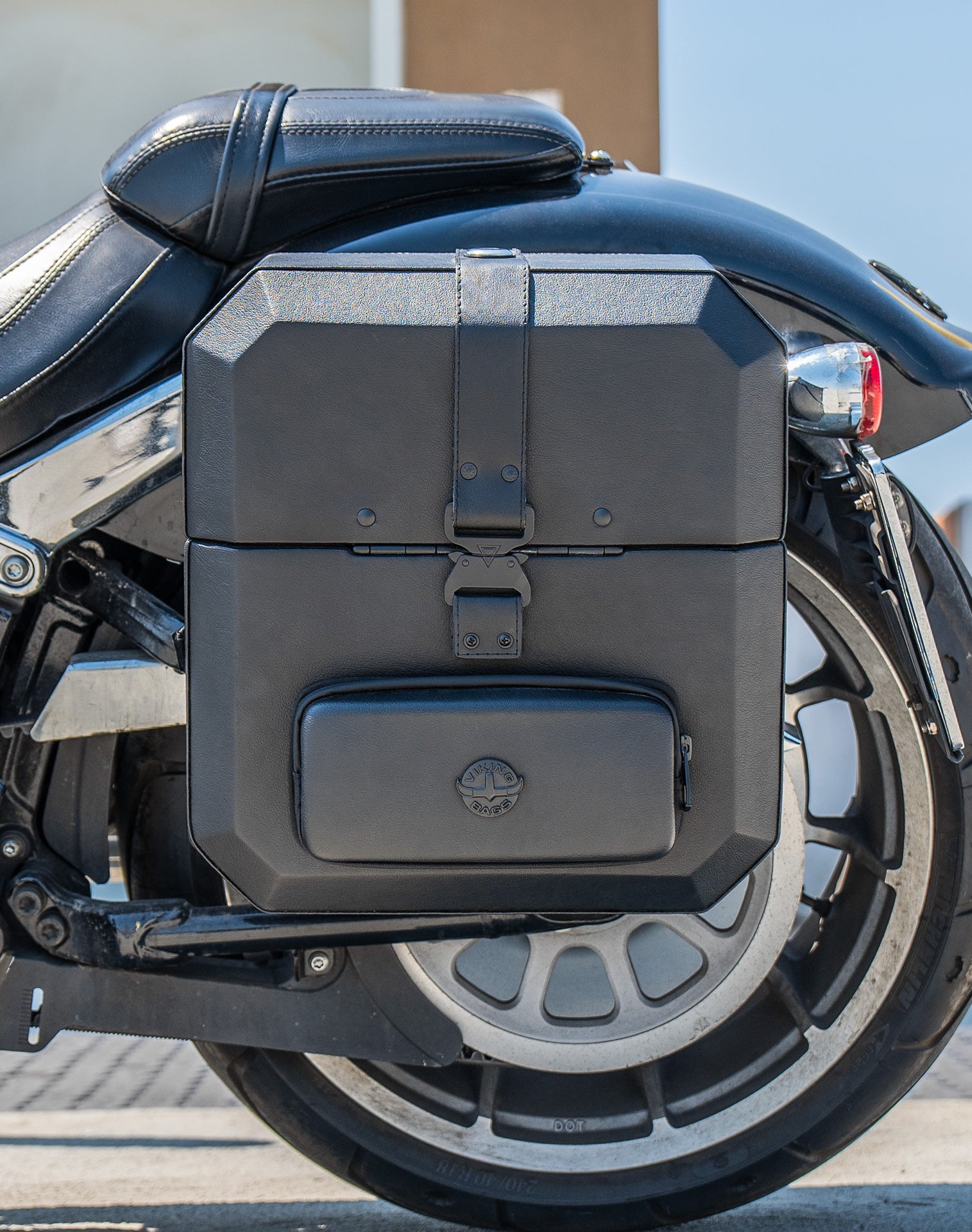 15L - Outlaw Quick Mount Medium Harley Softail Fat Boy FLFB/S Hard Solo Saddlebag (Left Only) v2