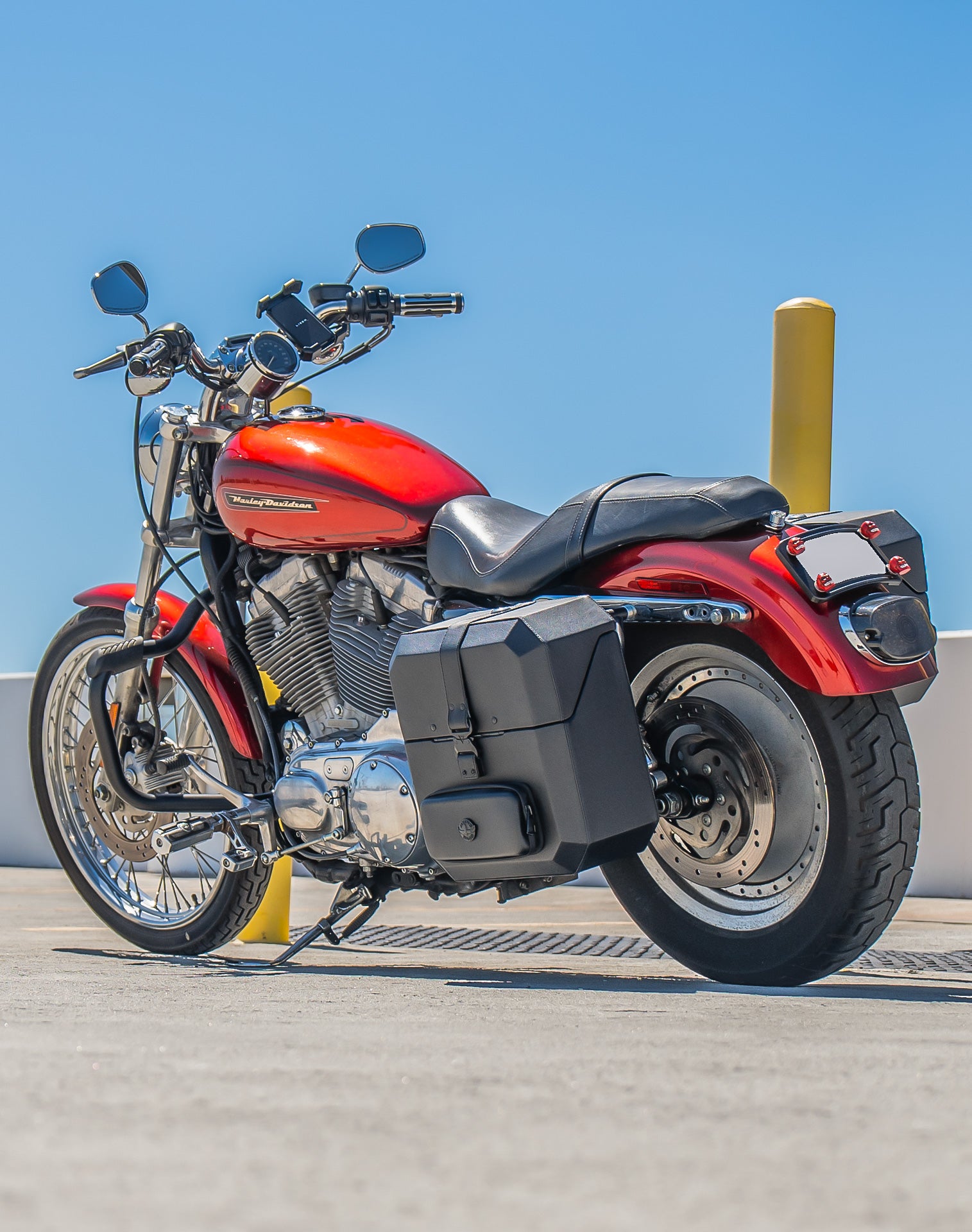 15L - Outlaw Quick Mount Medium Harley Sportster 883 Custom XL883C Hard Solo Saddlebag (Left Only) Lifestyle