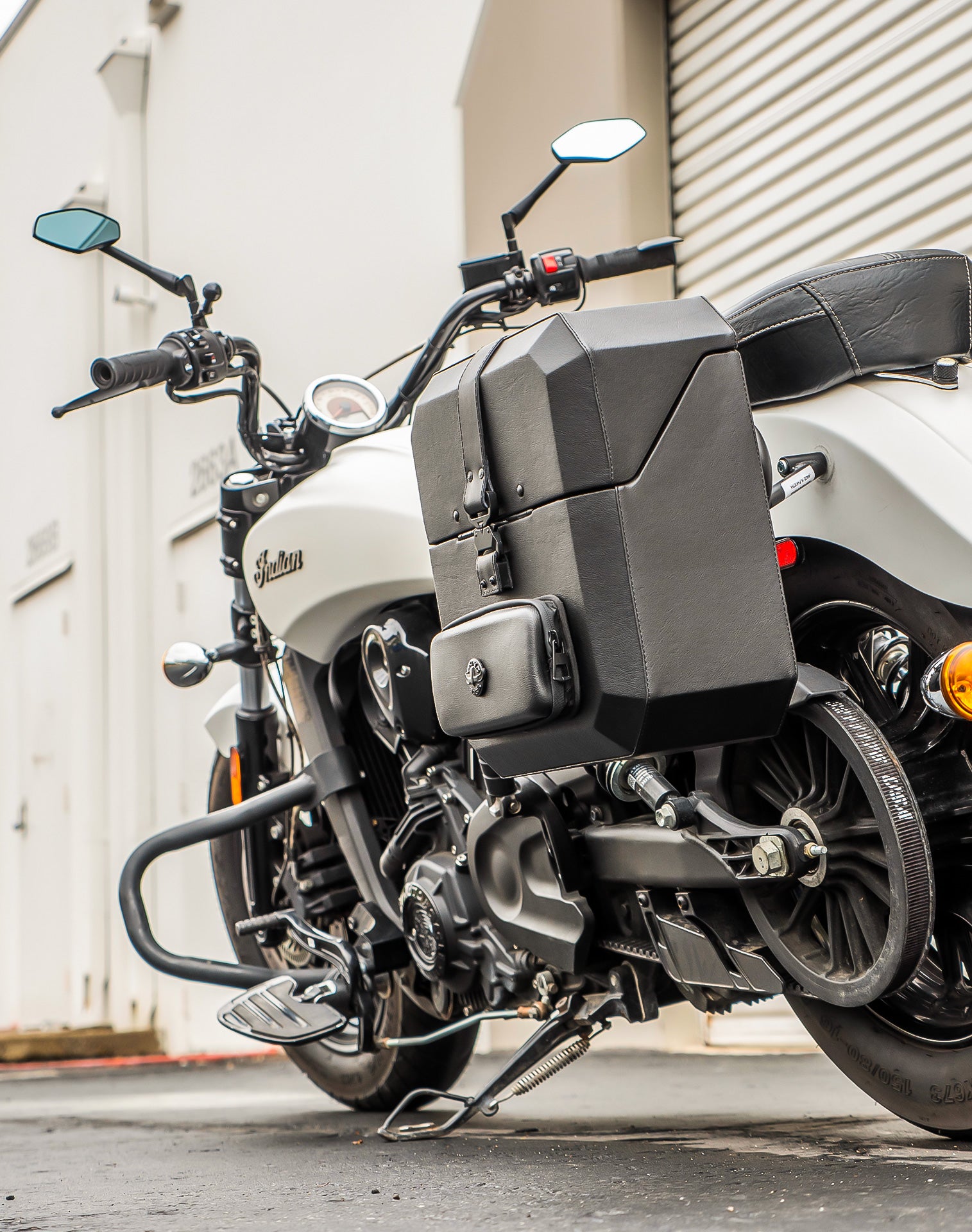 15L - Outlaw Quick Mount Medium Indian Scout Sixty Hard Solo Saddlebag (Left Only) v1