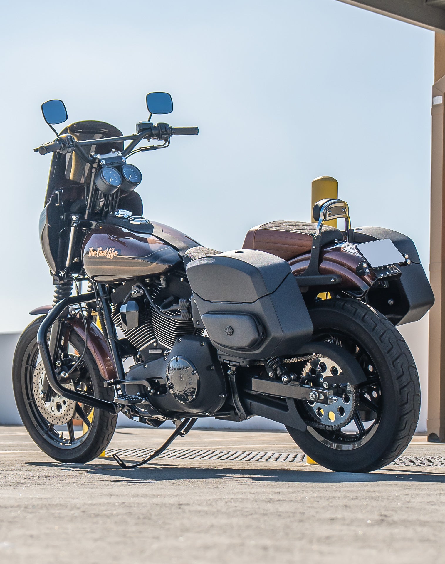 12L - Ironclad Quick Mount Medium Harley Dyna Super Glide FXD Hard Solo Saddlebag (Left Only) Lifestyle