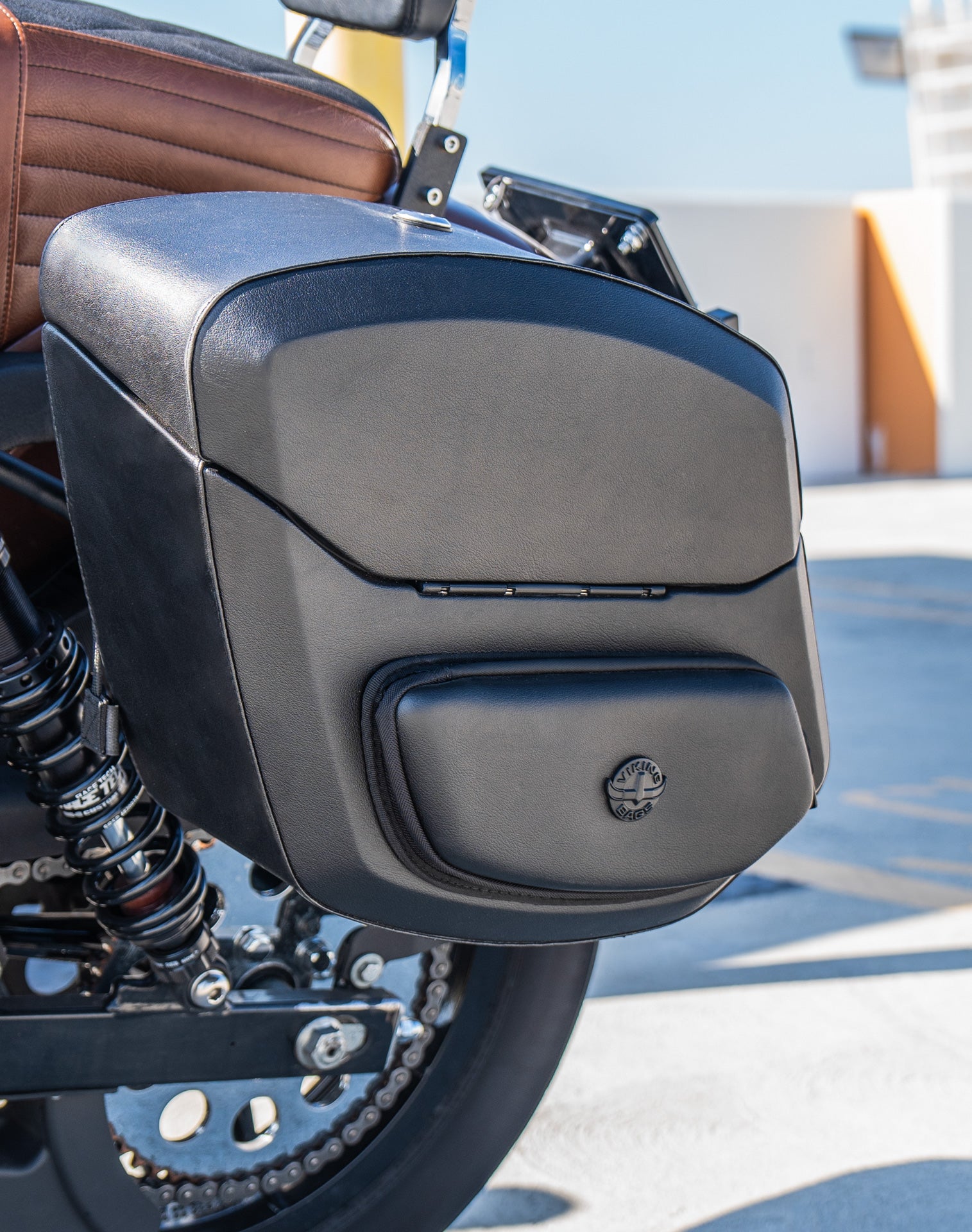 12L - Ironclad Quick Mount Medium Harley Dyna Super Glide FXD Hard Solo Saddlebag (Left Only) Lifestyle