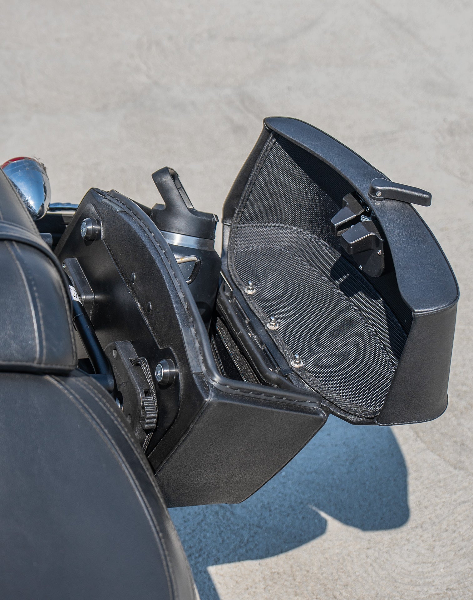 12L - Ironclad Quick Mount Medium Harley Softail Fat Boy FLFB/S Hard Solo Saddlebag (Left Only) Life style 4