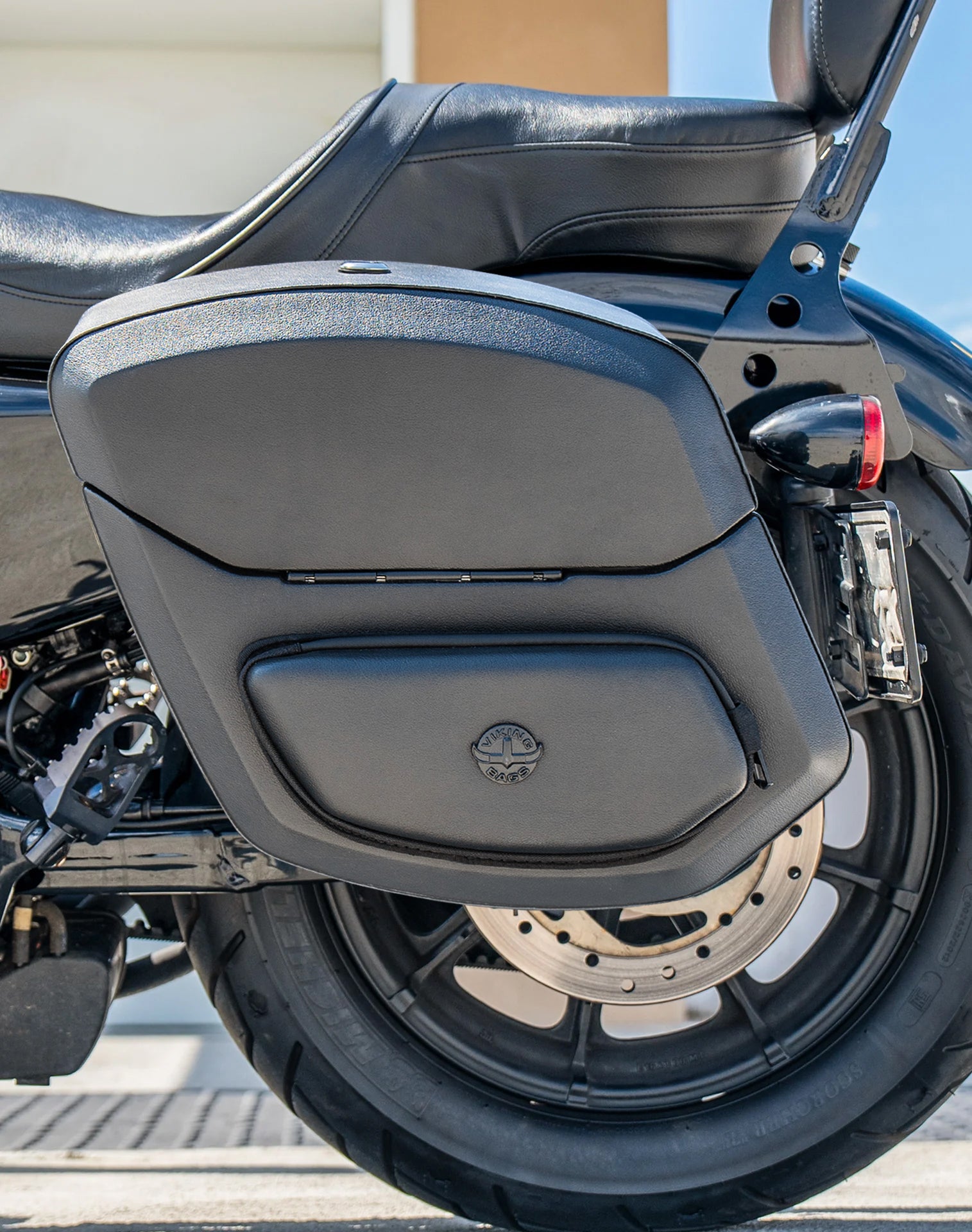 Viking 12L Ironclad Quick-Mount Medium Harley Sportster Iron 1200