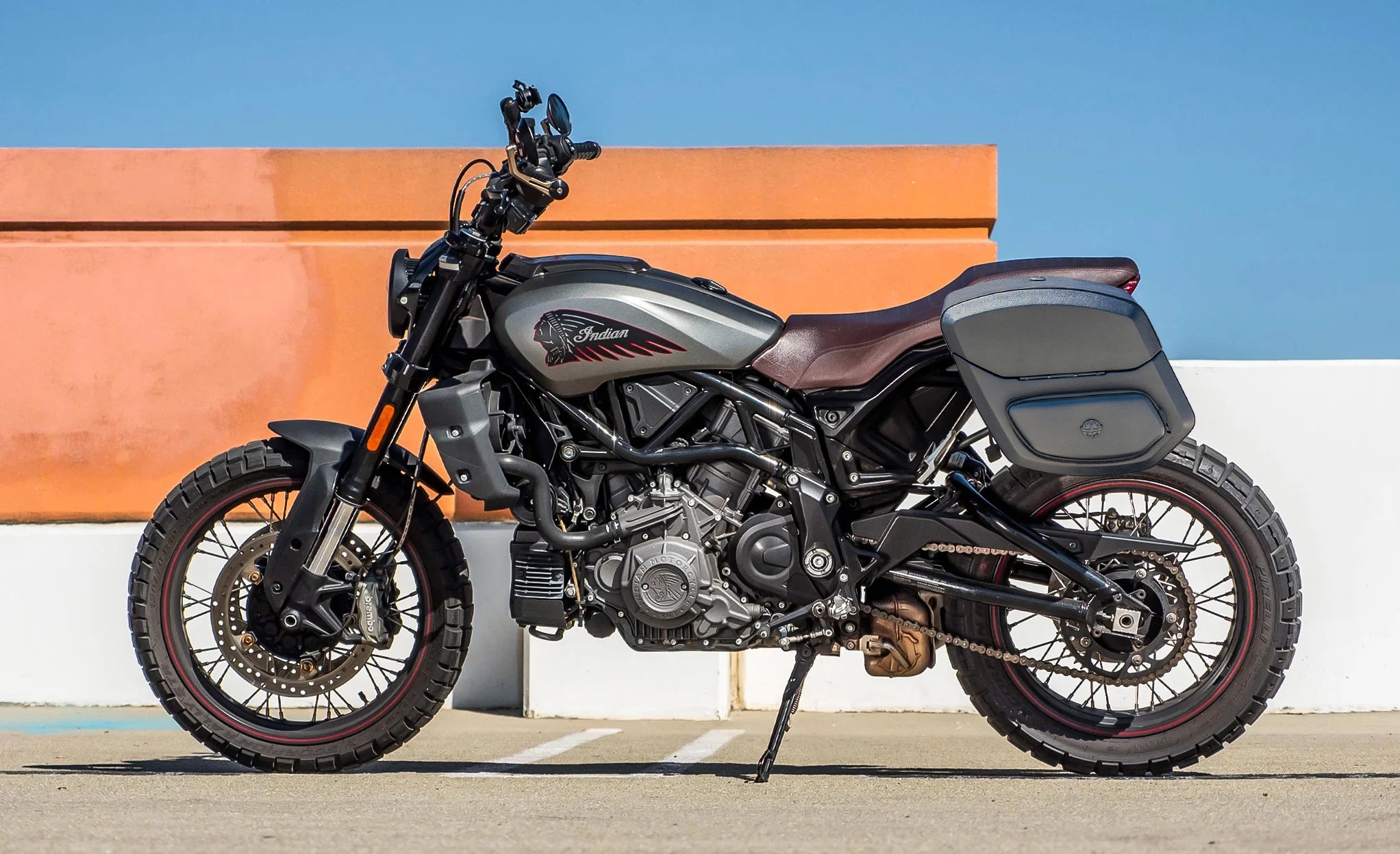 12L - Ironclad Quick Mount Medium Indian FTR 1200 Hard Solo Saddlebag (Left Only) Lifestyle @expand