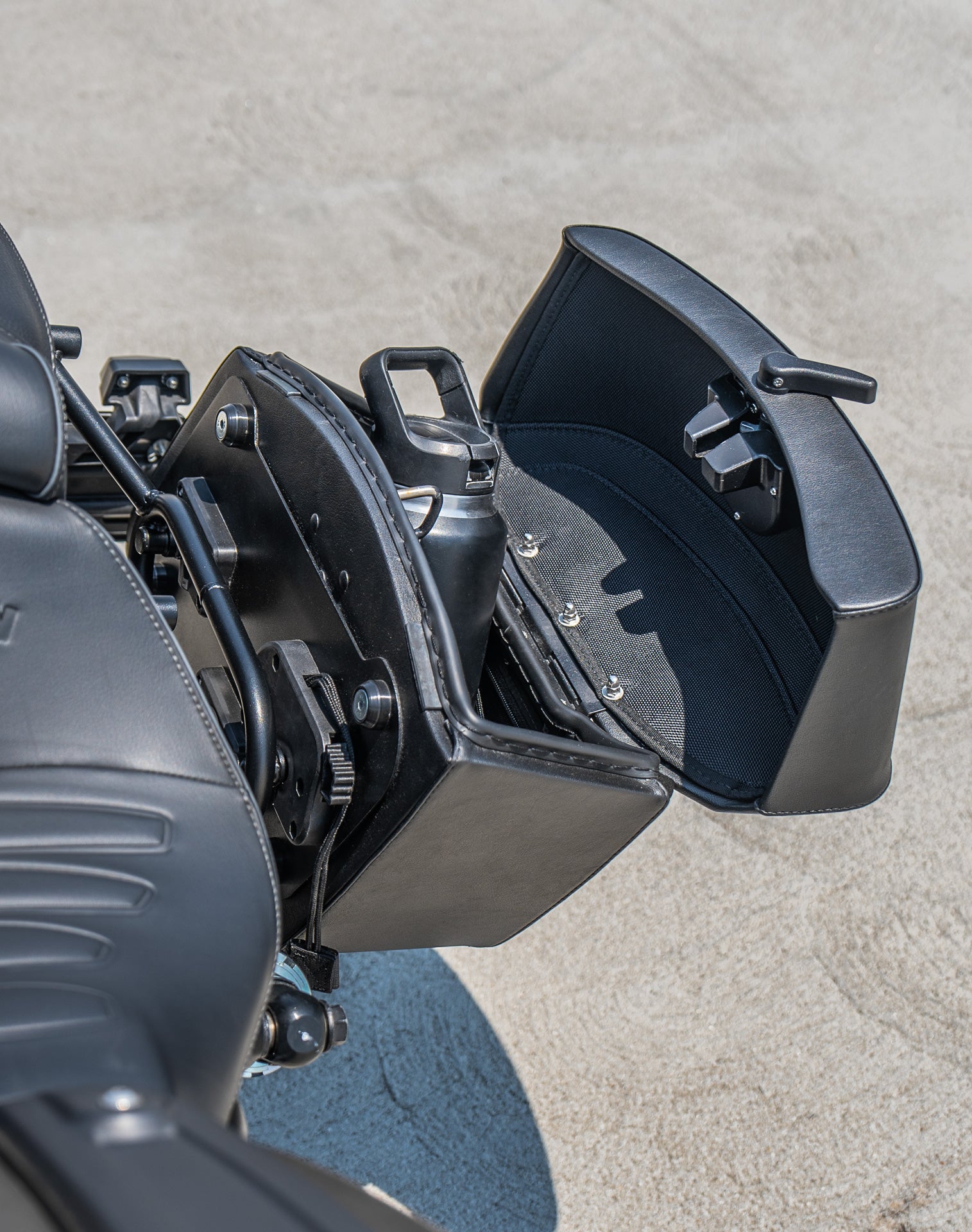 12L - Ironclad Quick Mount Indian Scout Bobber 2025+ Leather Saddlebags (Left Only)