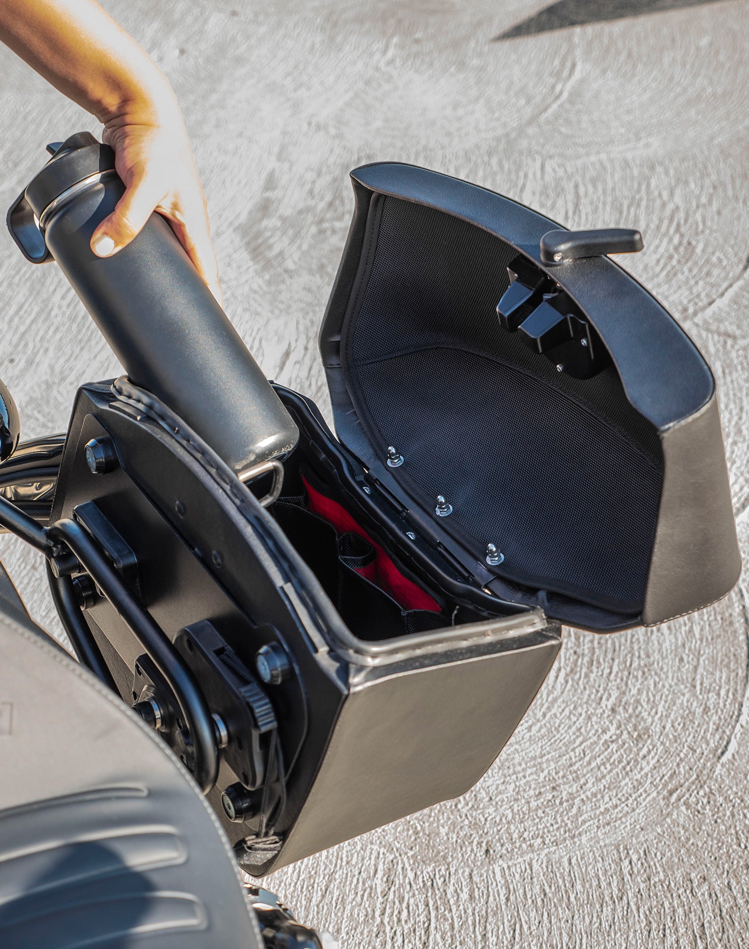 12L - Ironclad Quick Mount Medium Indian Scout Bobber Sixty Hard Solo Saddlebag (Left Only)