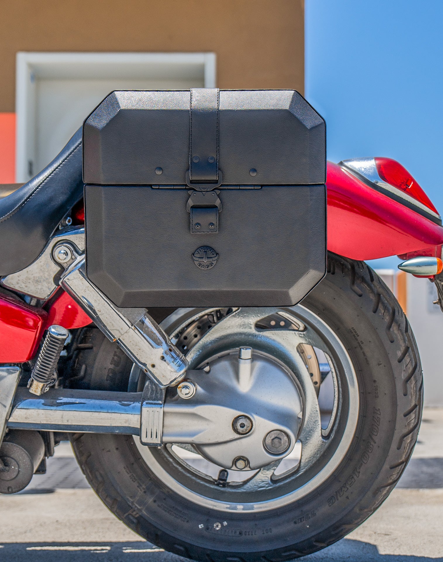 20L - Outlaw Quick-Mount Small Honda VTX 1300 C Leather Wrapped Hard Saddlebags Life Style 2