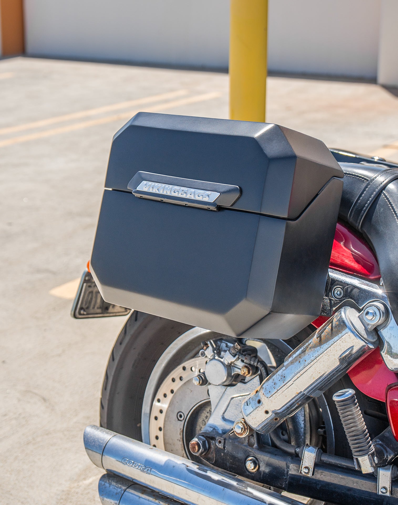 20L - Outlaw Quick-Mount Small Honda VTX 1300 C Matte Hard Saddlebags Life Style 3