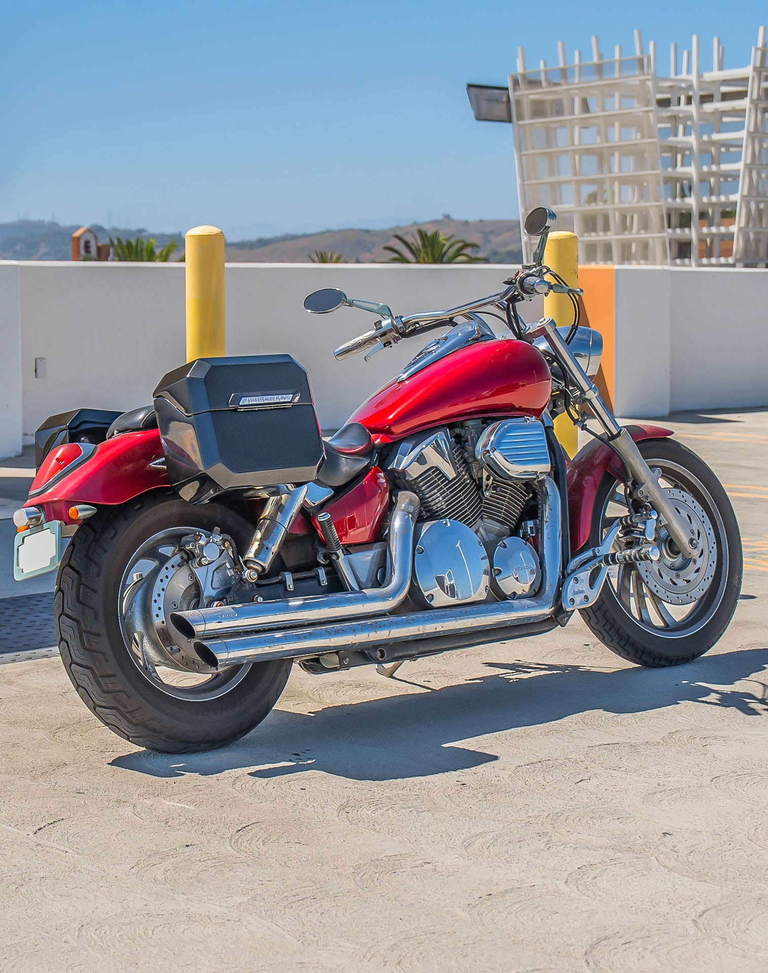 20L - Outlaw Quick-Mount Small Honda VTX 1300 C Painted Hard Saddlebags Life Style 1