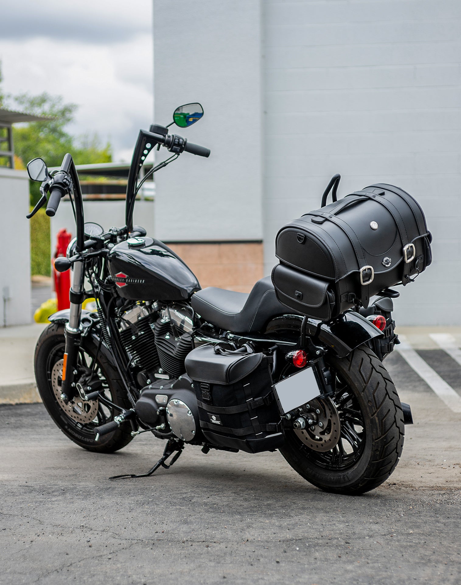 18L - Century Medium Triumph Leather Motorcycle Sissy Bar Bag