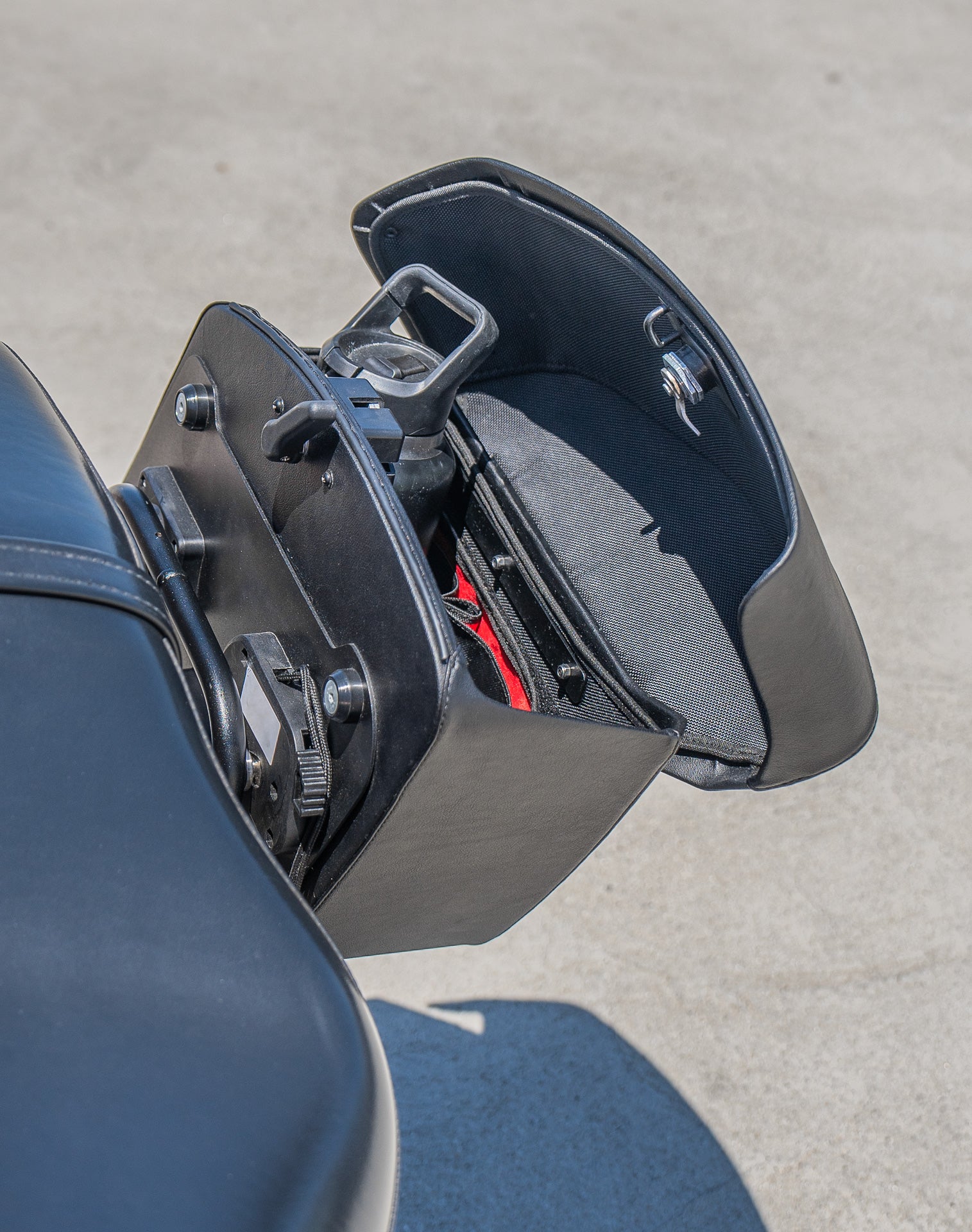 12L - Ironclad Quick Mount Honda VTX 1300 C Leather Saddlebags (Left Only)