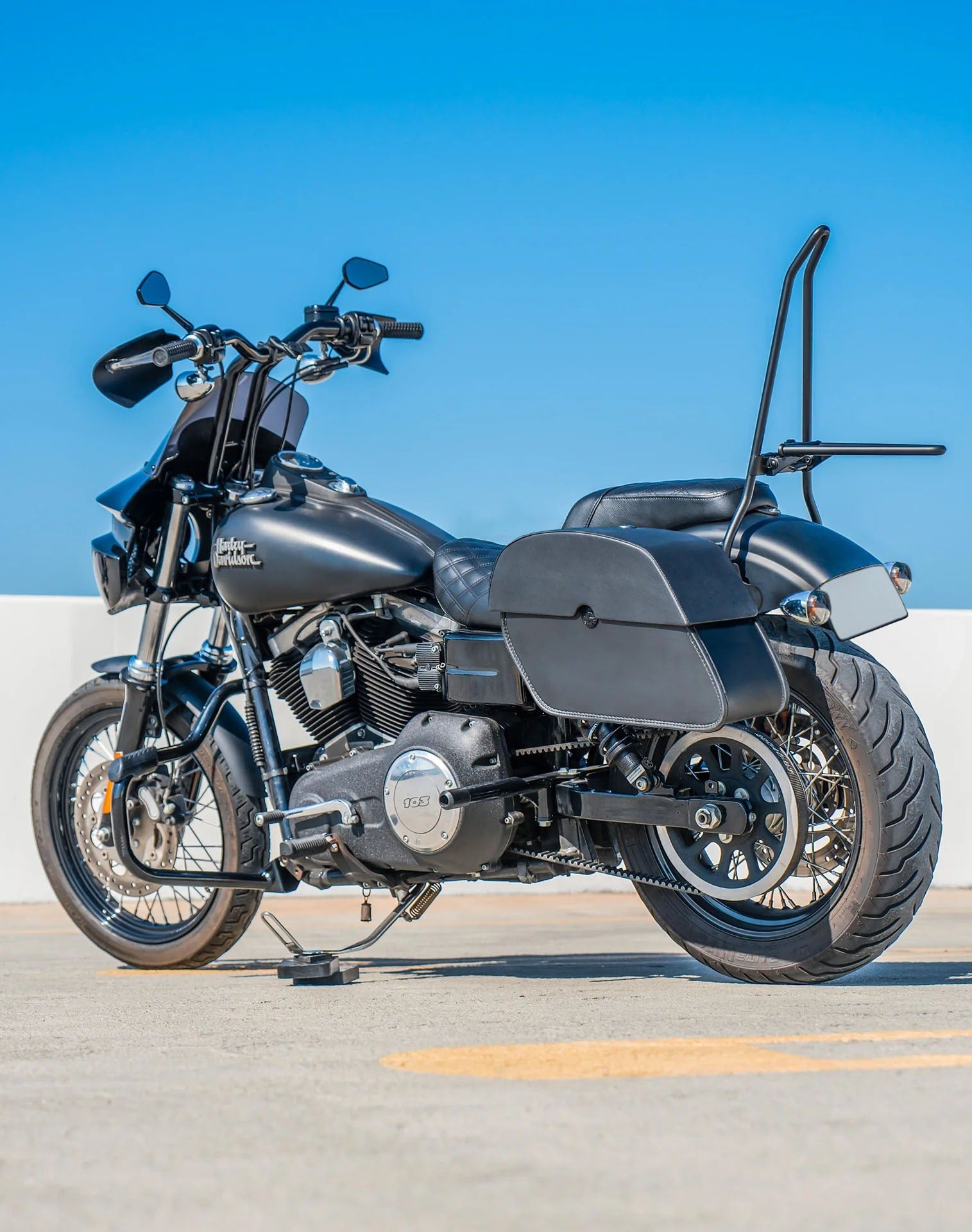 32L - Panzer Large Hard Mount Shock Cutout Saddlebags for Harley Dyna Street Bob FXDB/I Lifestyle