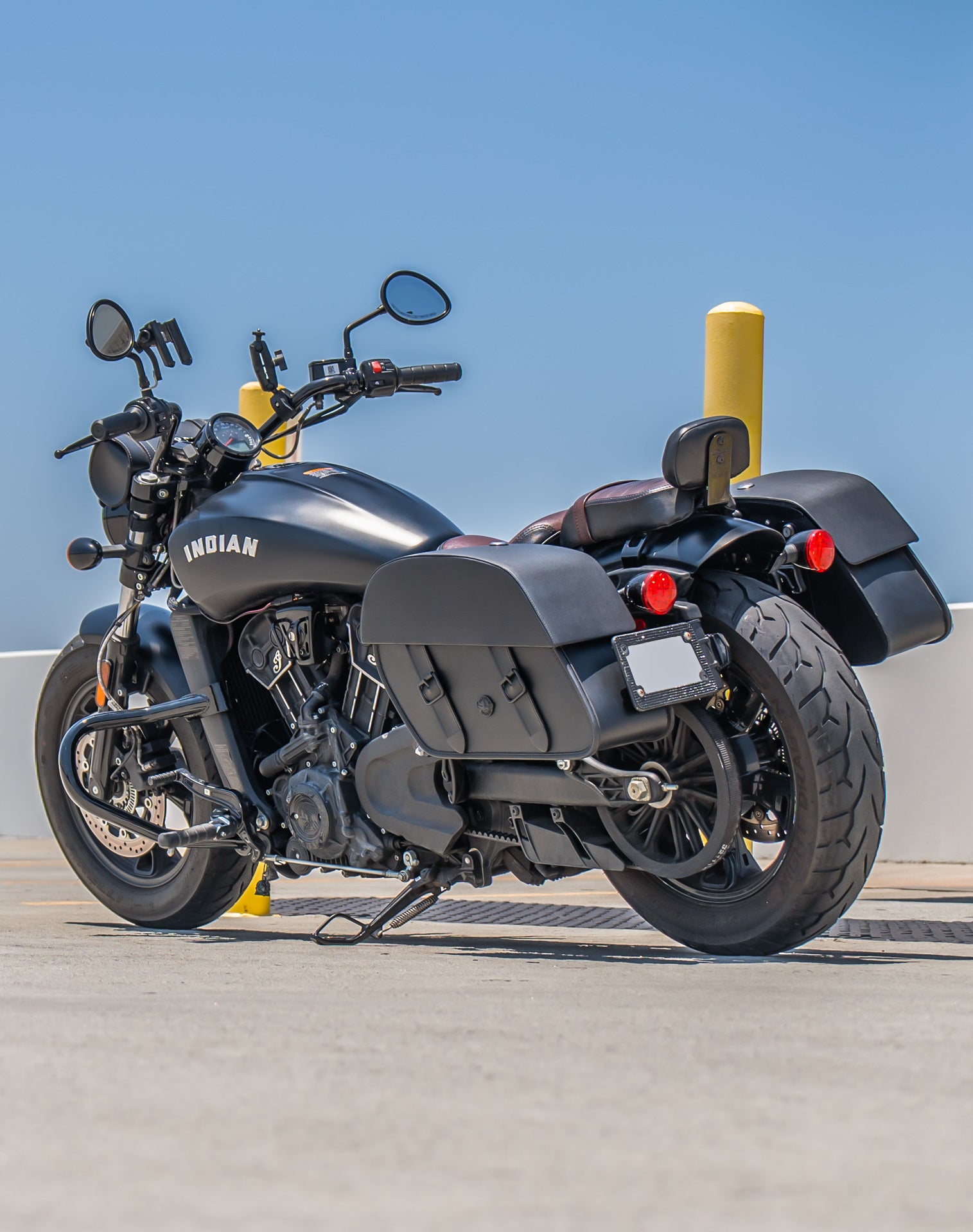 28L - Baelor Medium Quick Mount Indian Scout Bobber Twenty Motorcycle Saddlebags v2