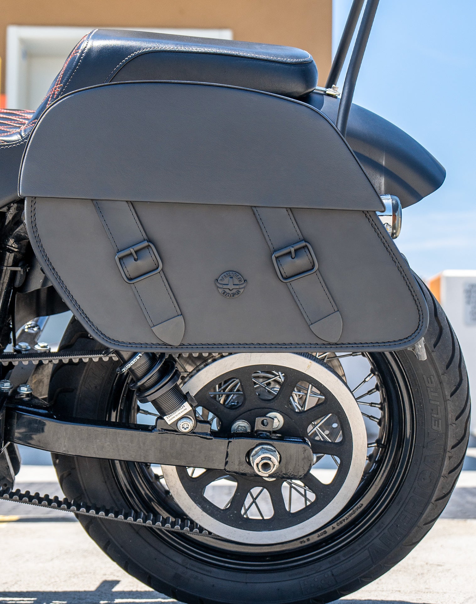 28L - Baelor Medium Quick Mount Motorcycle Saddlebags For Harley Davidson Dyna Street Bob FXDB/I Lifestyle