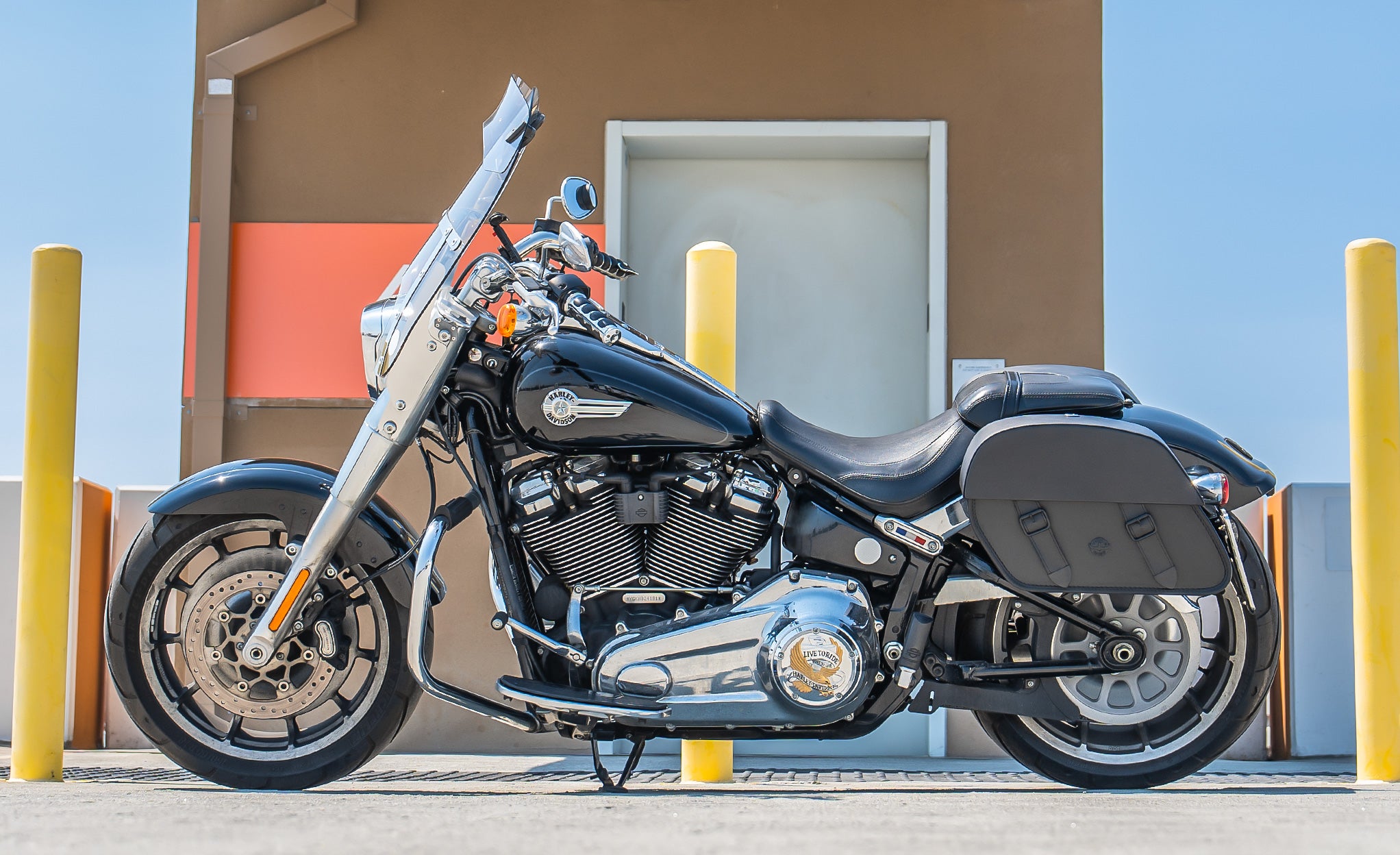 28L - Baelor Medium Quick Mount Motorcycle Saddlebags For Harley Softail Fat Boy FLFB/S @expand