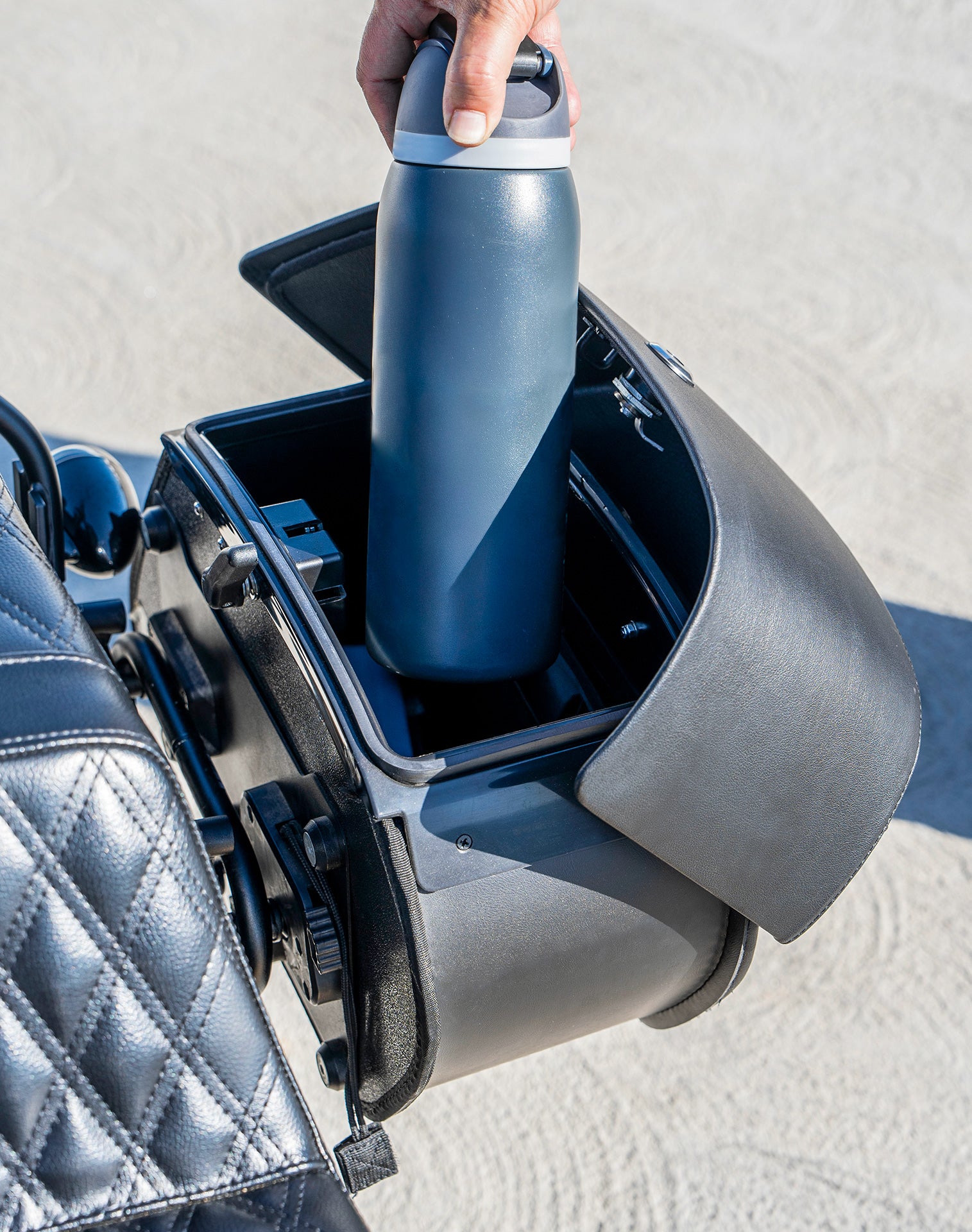 28L - Baelor Medium Quick Mount Motorcycle Saddlebags For Harley Softail Low Rider S FXLRS Lifestyle