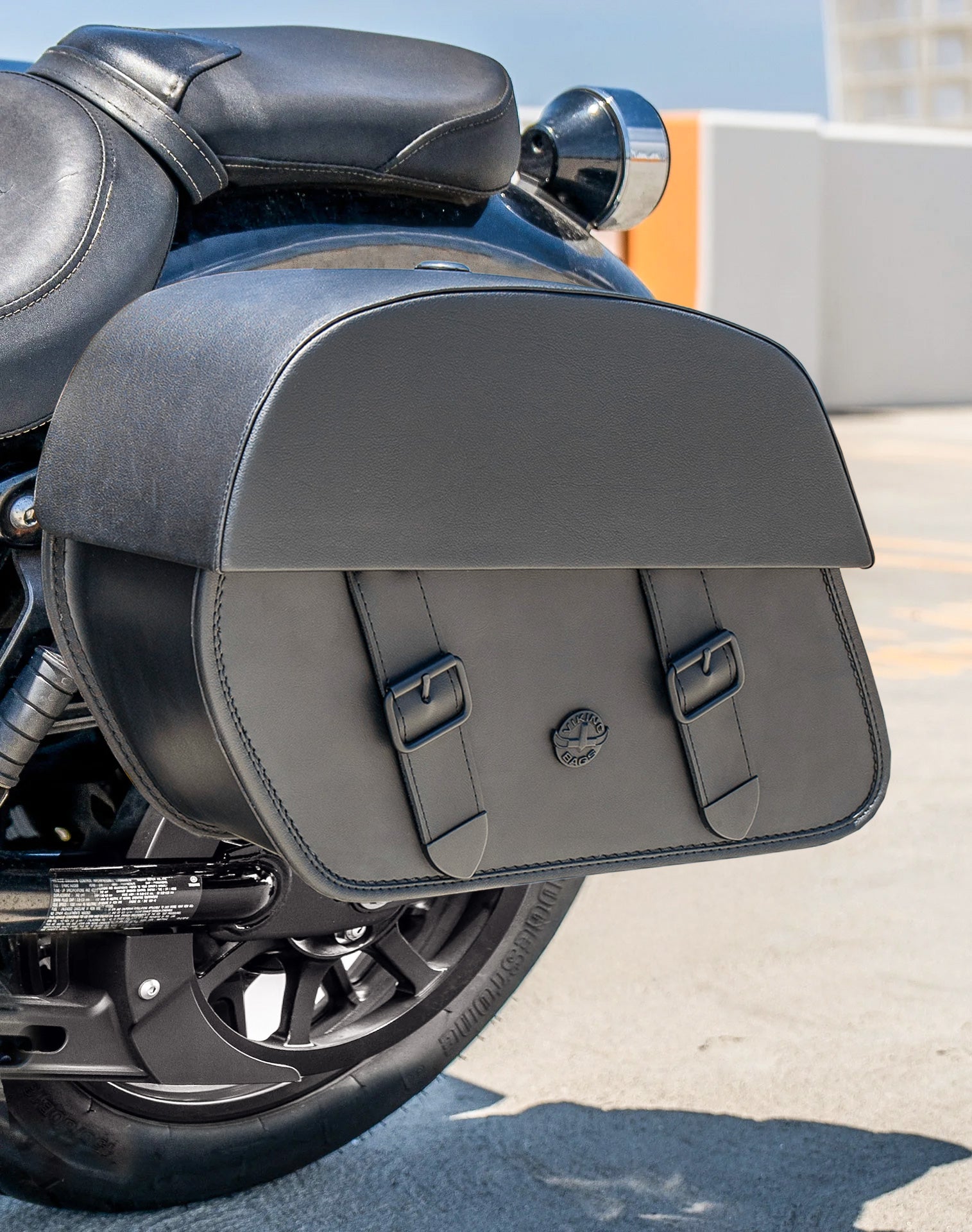 28L - Baelor Medium Quick Mount Yamaha Bolt Motorcycle Saddlebags v3