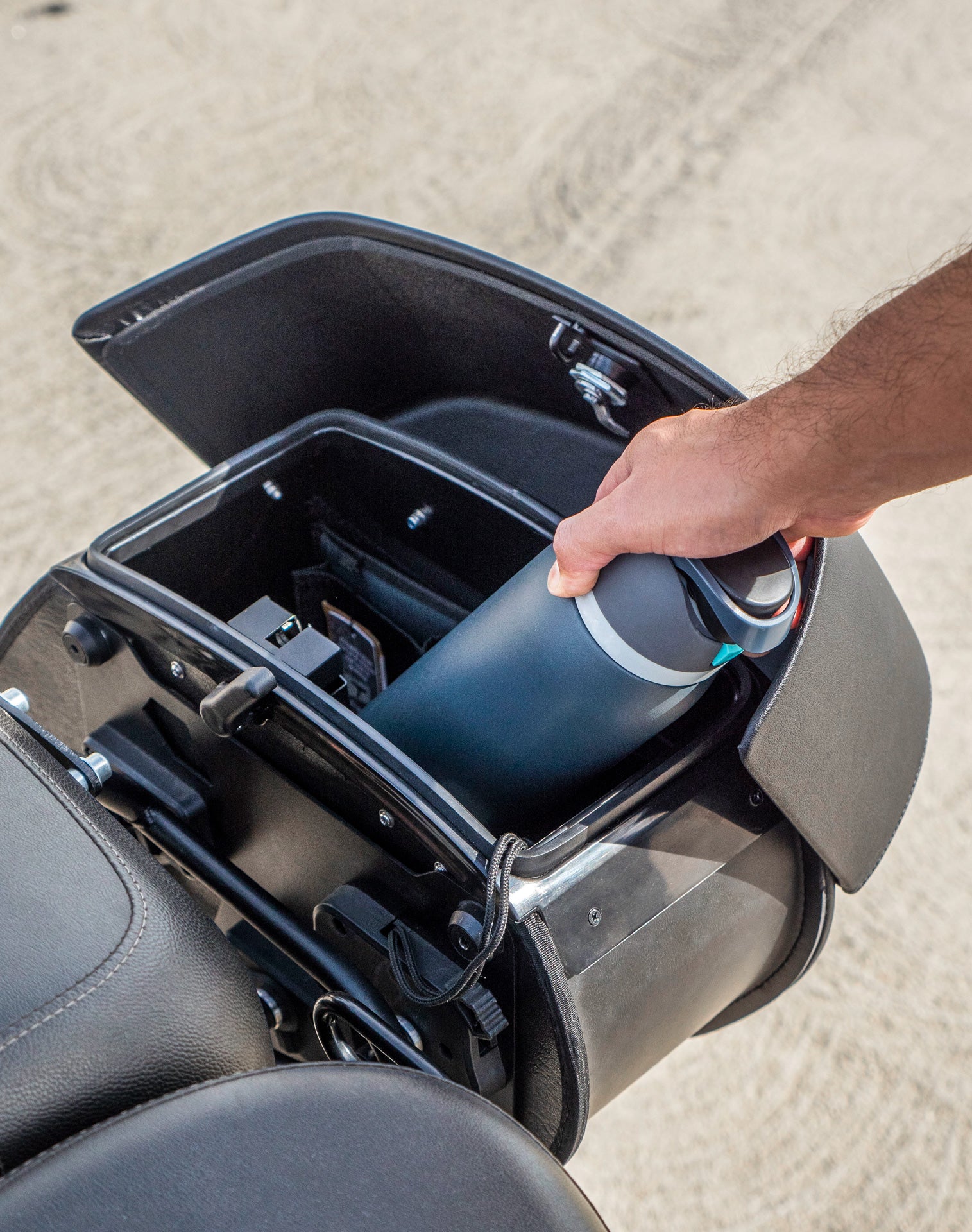 28L - Baelor Medium Quick Mount Yamaha Bolt Motorcycle Saddlebags v4