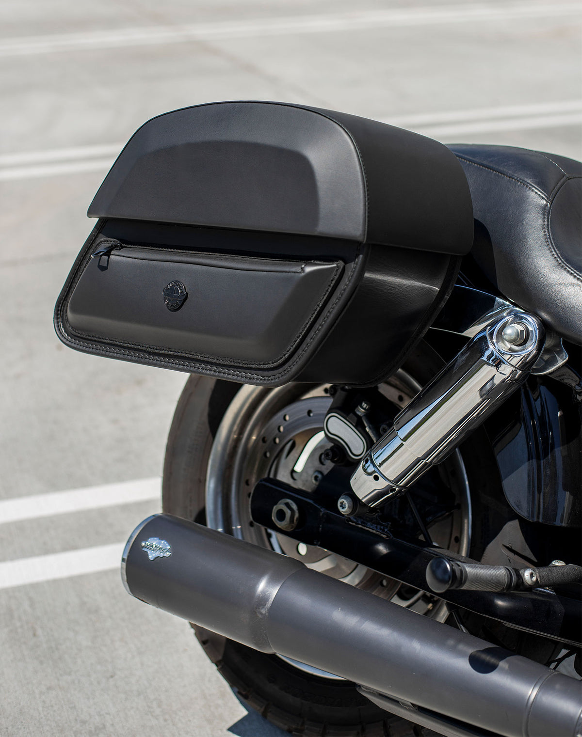 SADDLE BAG LEATHER HARLEY DAVIDSON SOFTAIL 2018-2025 FAT BOB, SLIM, STREET BOB
