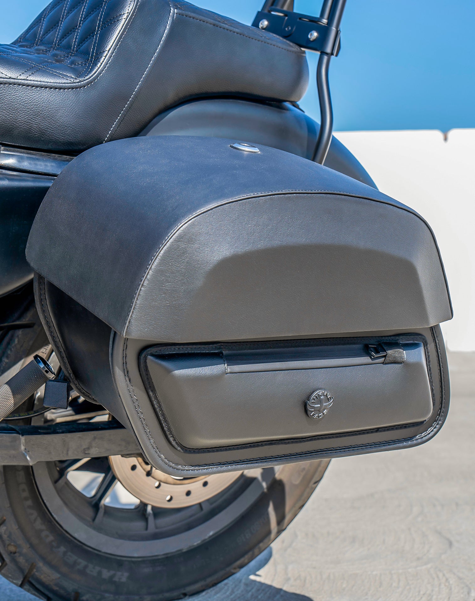 28L - Pantheon Medium Quick Mount Motorcycle Saddlebags For Harley Sportster 883 Iron XL883N Lifestyle
