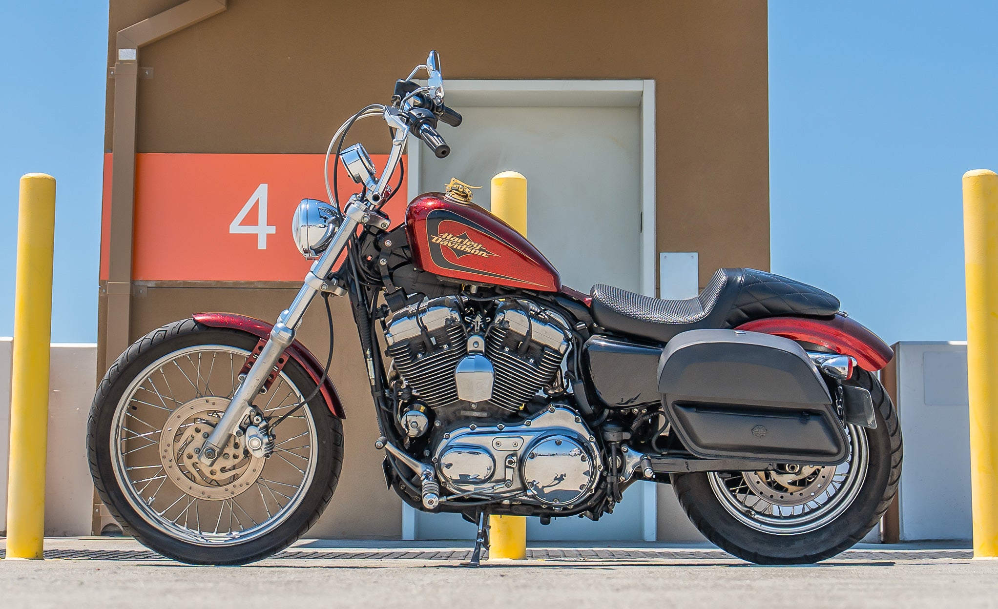 28L - Pantheon Medium Quick Mount Motorcycle Saddlebags For Harley Sportster Seventy Two XL1200V @expand