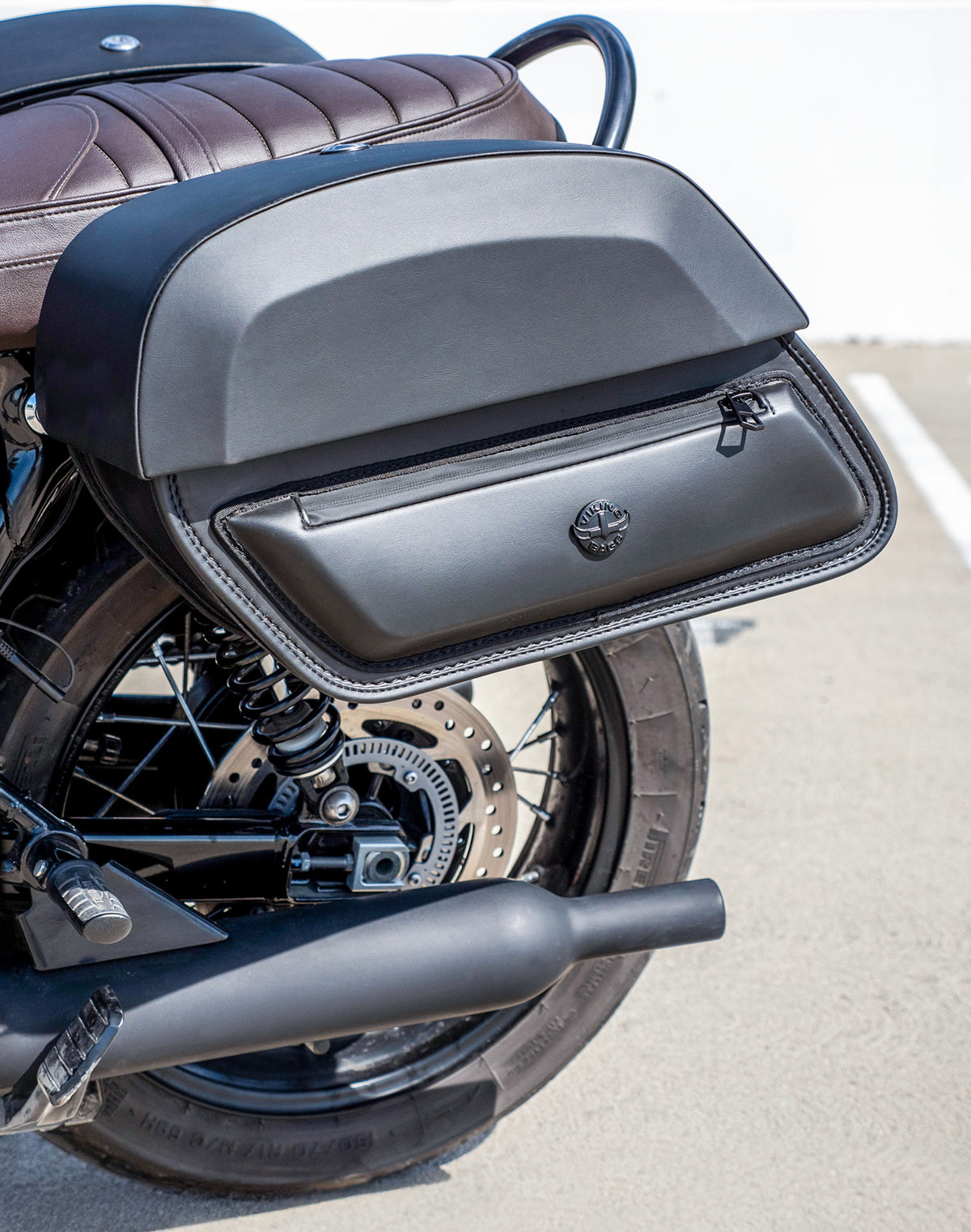 28L - Pantheon Medium Quick Mount Triumph Bonneville T100 Motorcycle Saddlebags