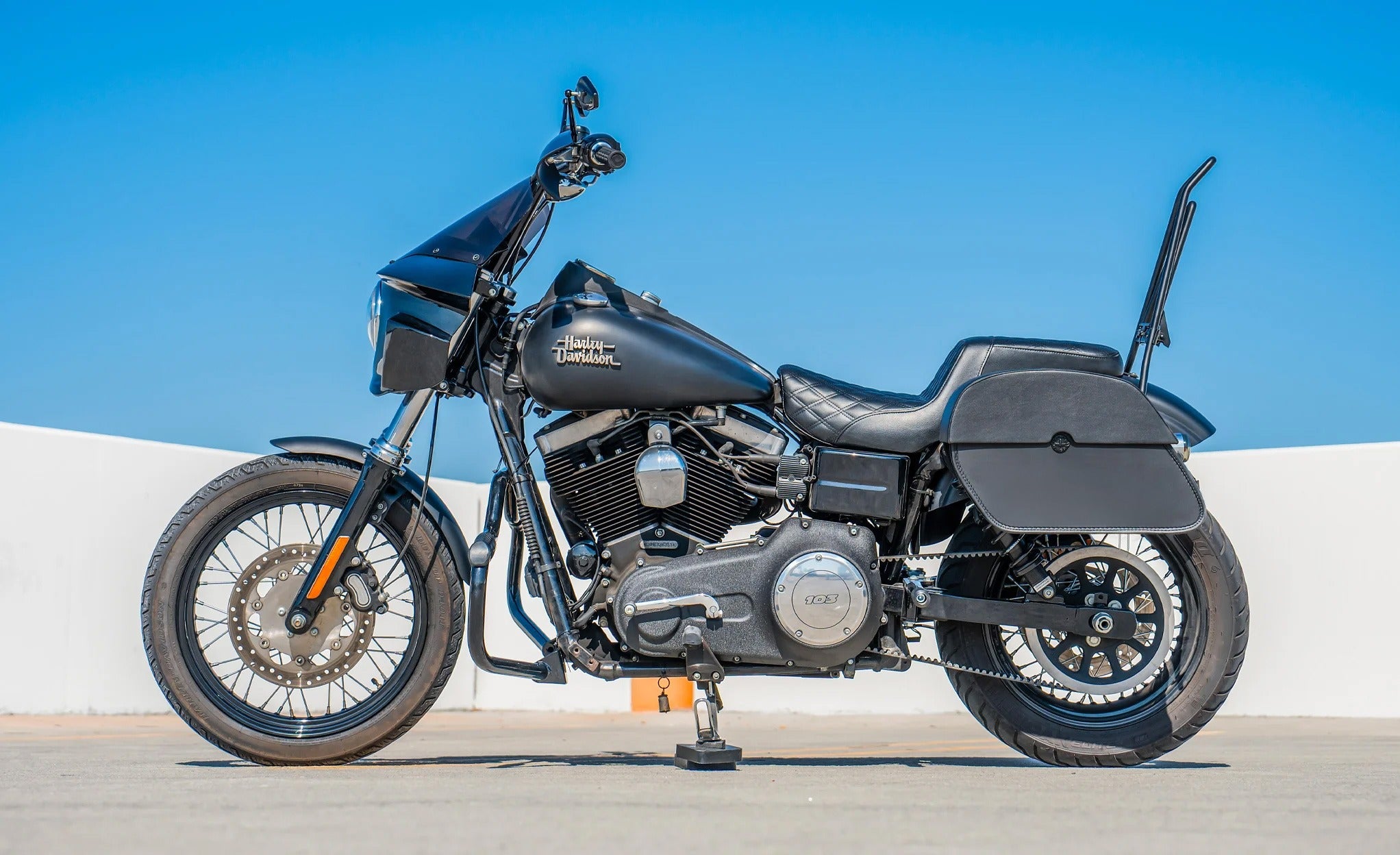 Viking 28L Panzer Medium Quick Mount Harley Dyna Street Bob FXDB/I