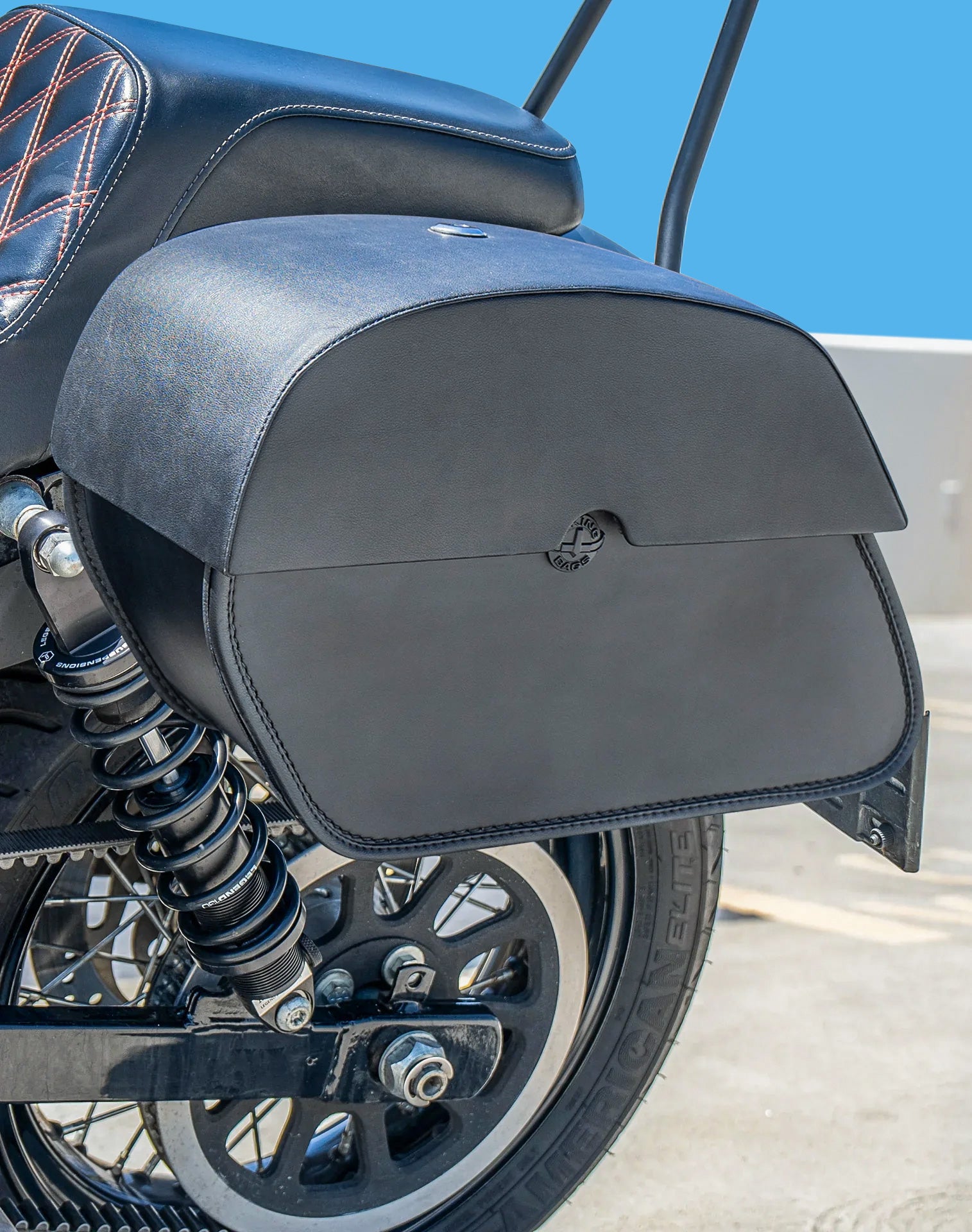 28L - Panzer Medium Quick Mount Leather Saddlebags For Harley Davidson Dyna Street Bob FXDB/I Lifestyle