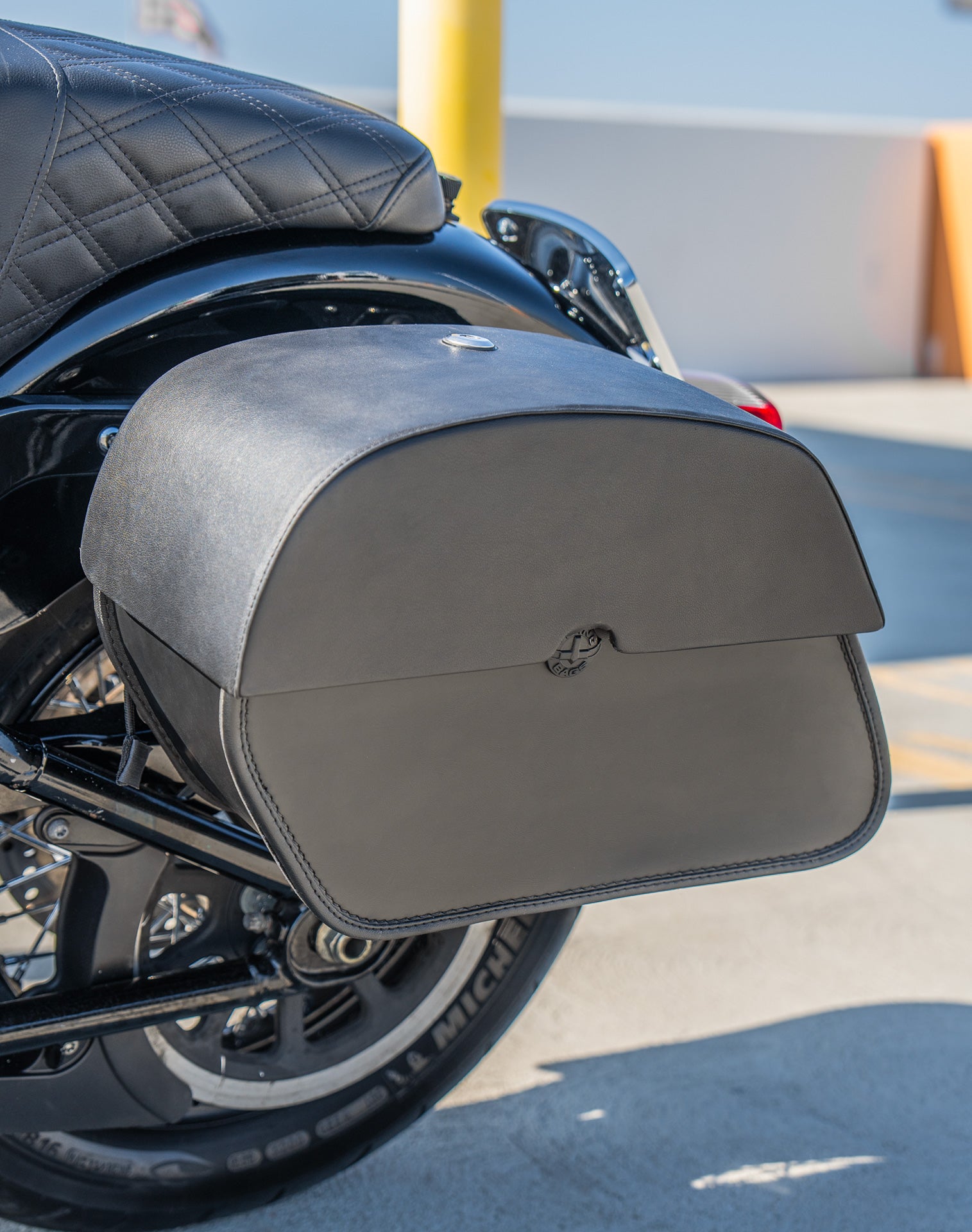 28L - Panzer Medium Quick Mount Leather Saddlebags For Harley Softail Heritage FLHC/S Lifestyle